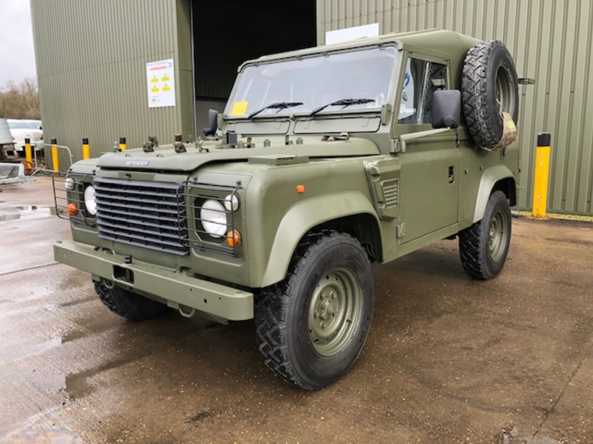 1998 Land Rover Wolf 90 Hard Top with Remus upgrade ONLY 73,650km - approx 45,000 miles! - Image 9 of 42