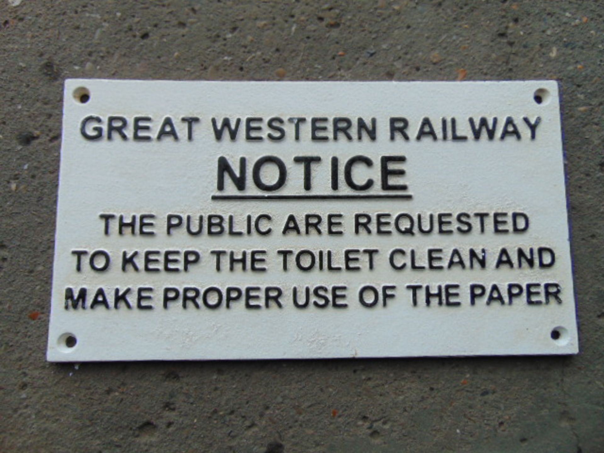 CAST IRON GREAT WESTERN RAILWAY SIGN - Image 2 of 3