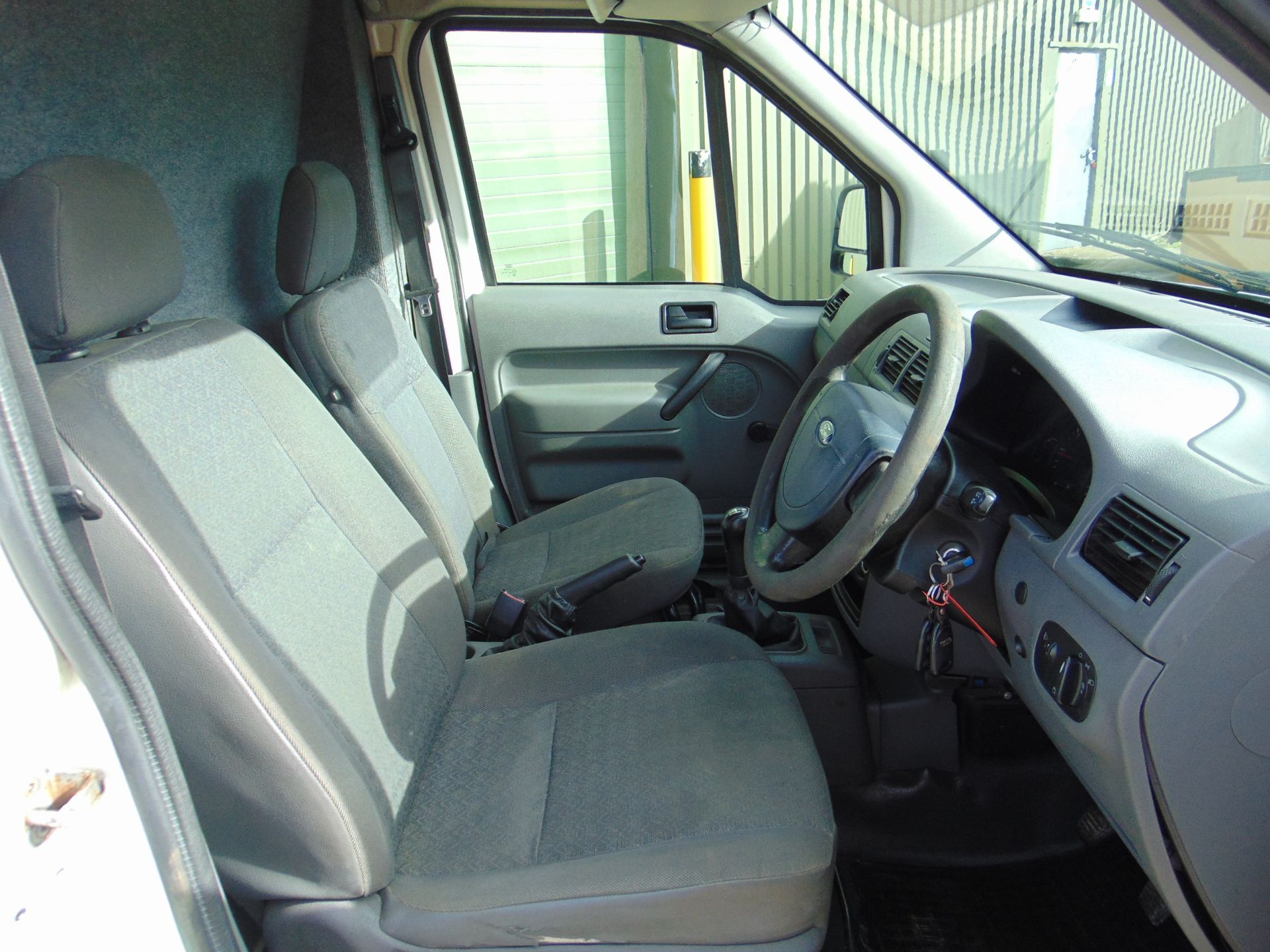 1 Owner Ex Council 2005 Ford Transit Connect T220L Panel Van - Image 16 of 21