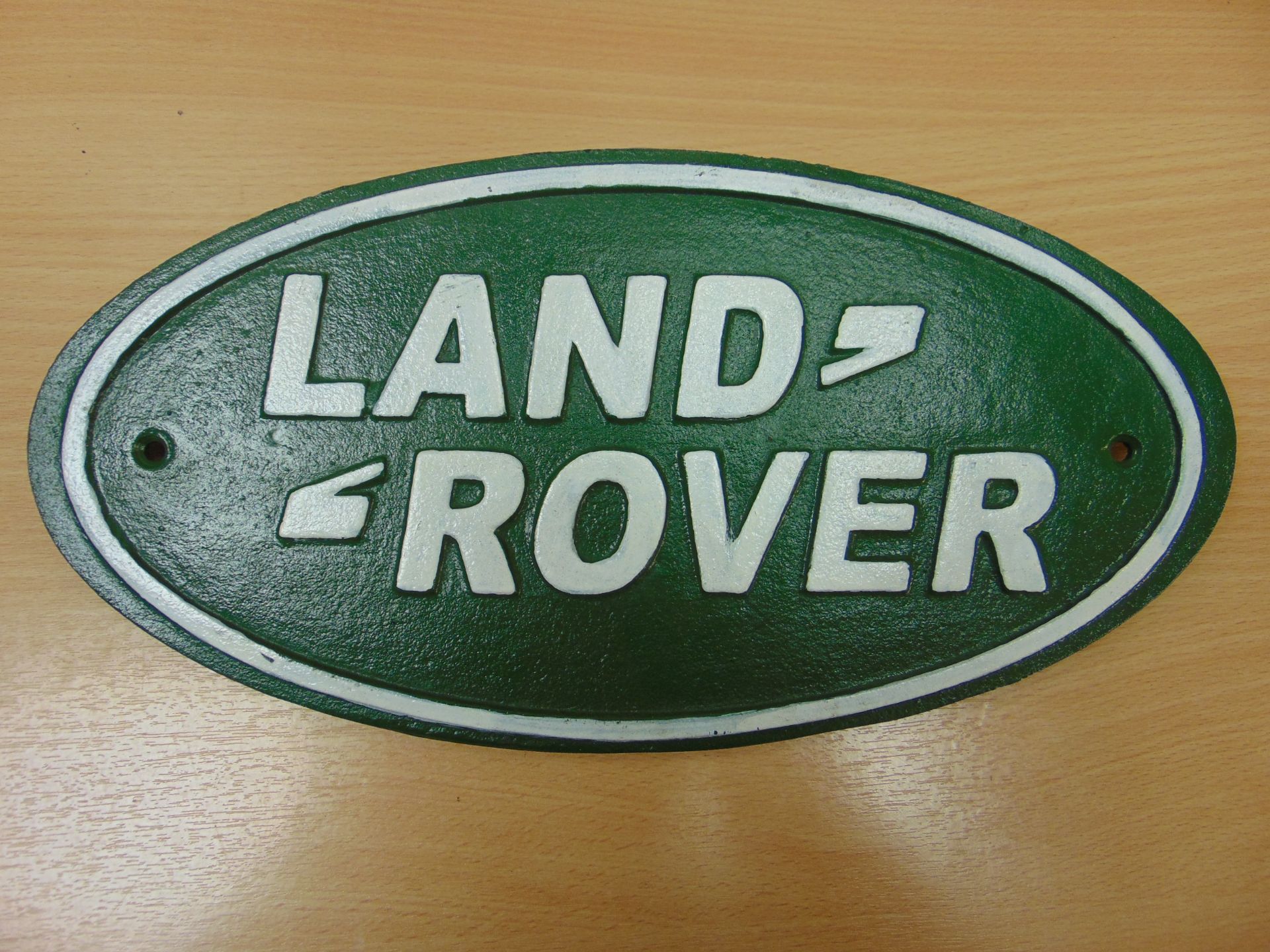 CAST IRON LAND ROVER SIGN 34cms X 17cms - Image 2 of 3