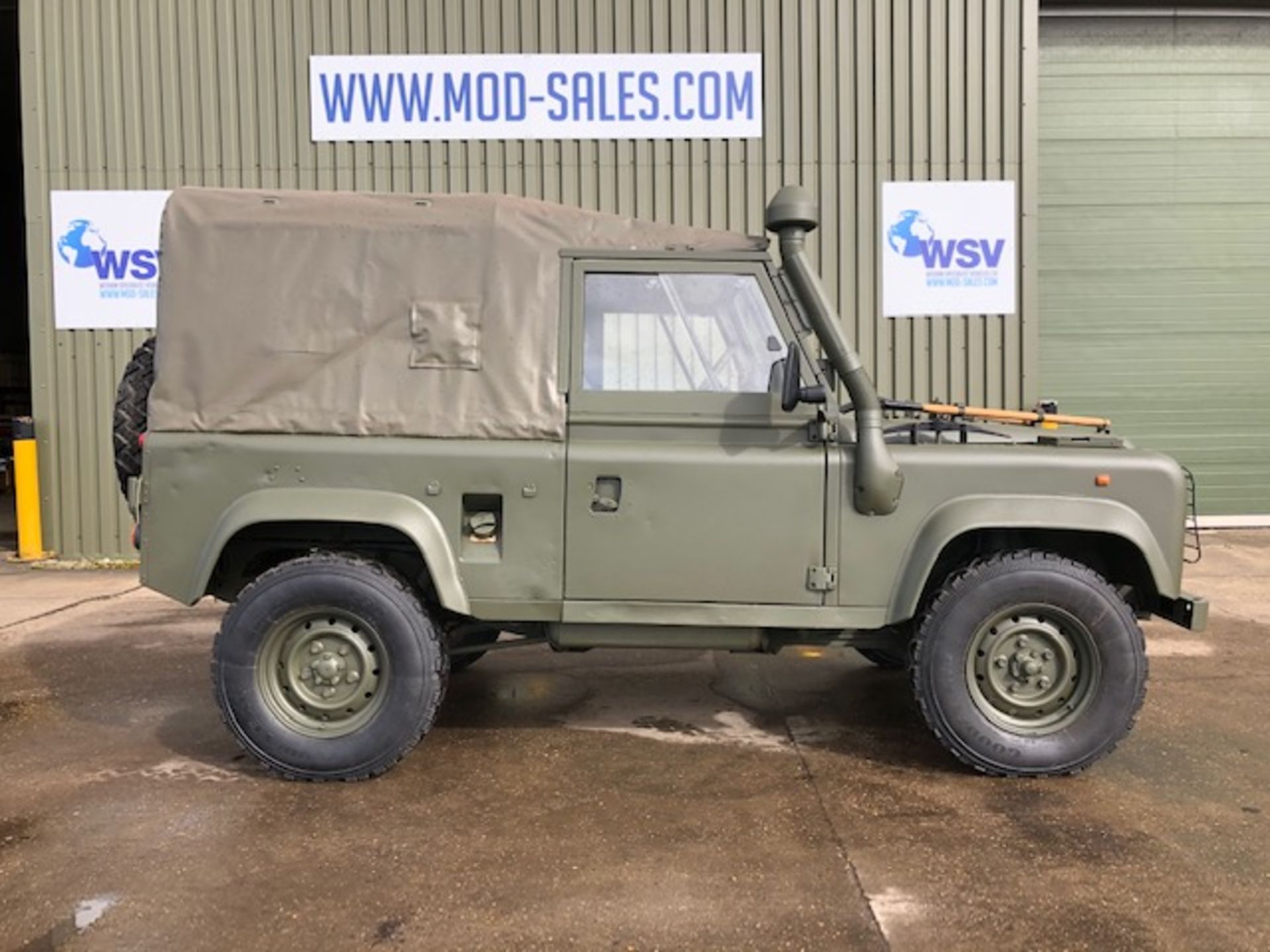 1998 Land Rover Wolf 90 Soft Top with Remus upgrade ONLY 12,162km - approx 7.000 miles! - Image 5 of 48