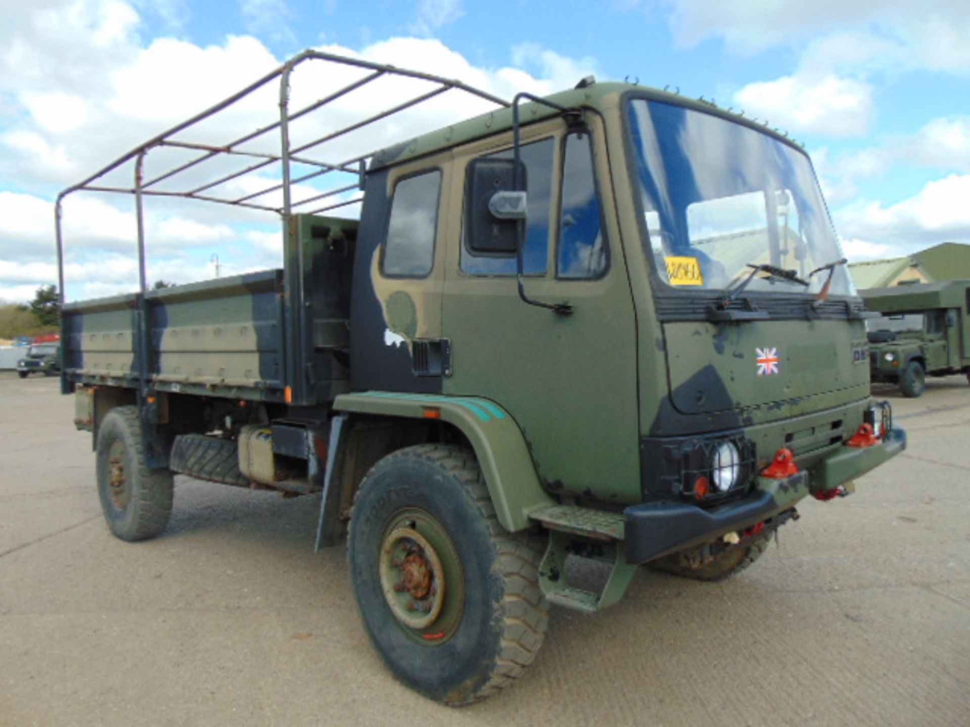 Leyland Daf 45/150 4 x 4 fitted with Hydraulic Winch ( operates Front and Rear )