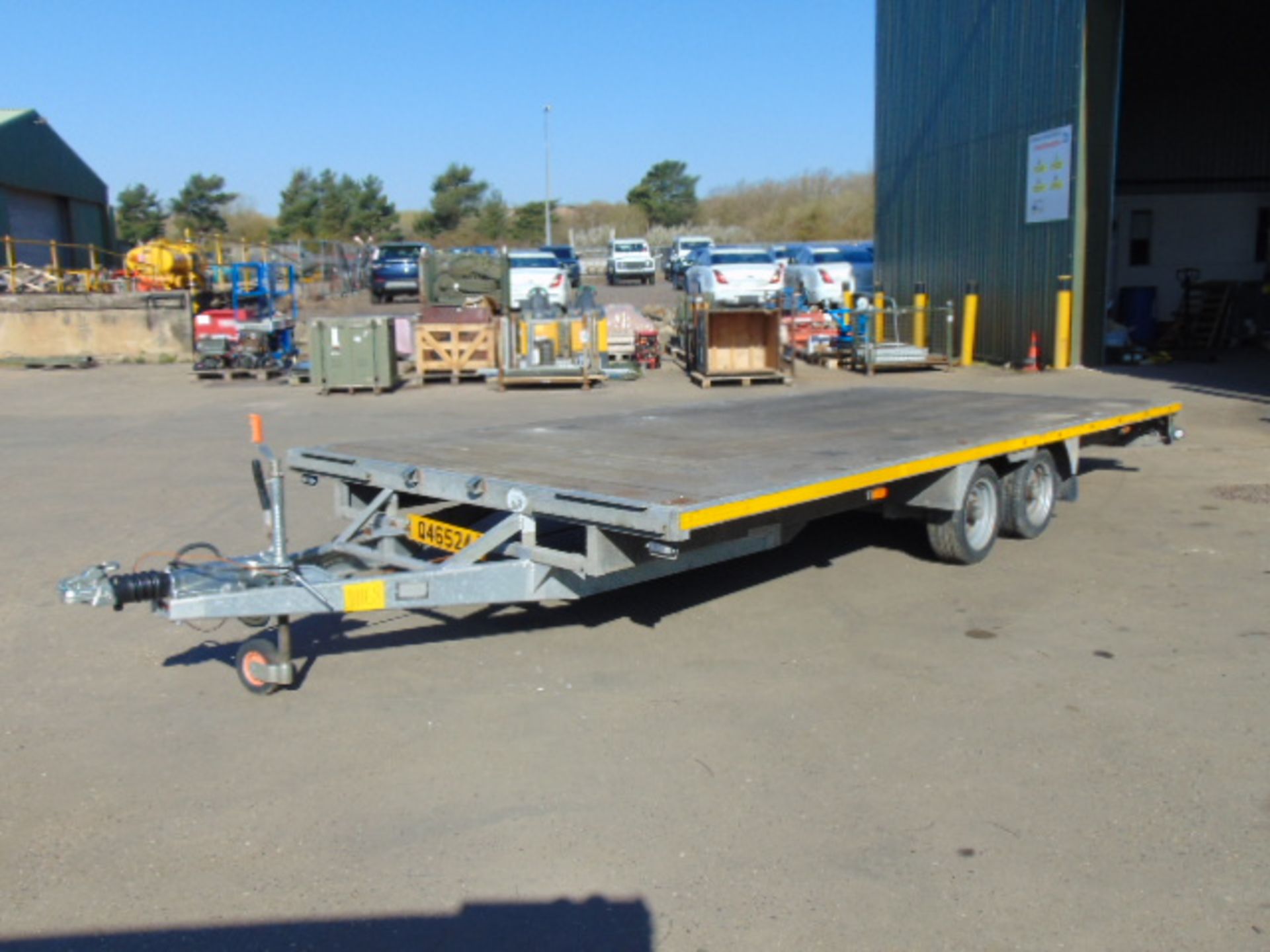 Very High Specification Bateson Twin Axle Flatbed 3.5 Tonne Transporter Trailer with Ramps - Image 3 of 16