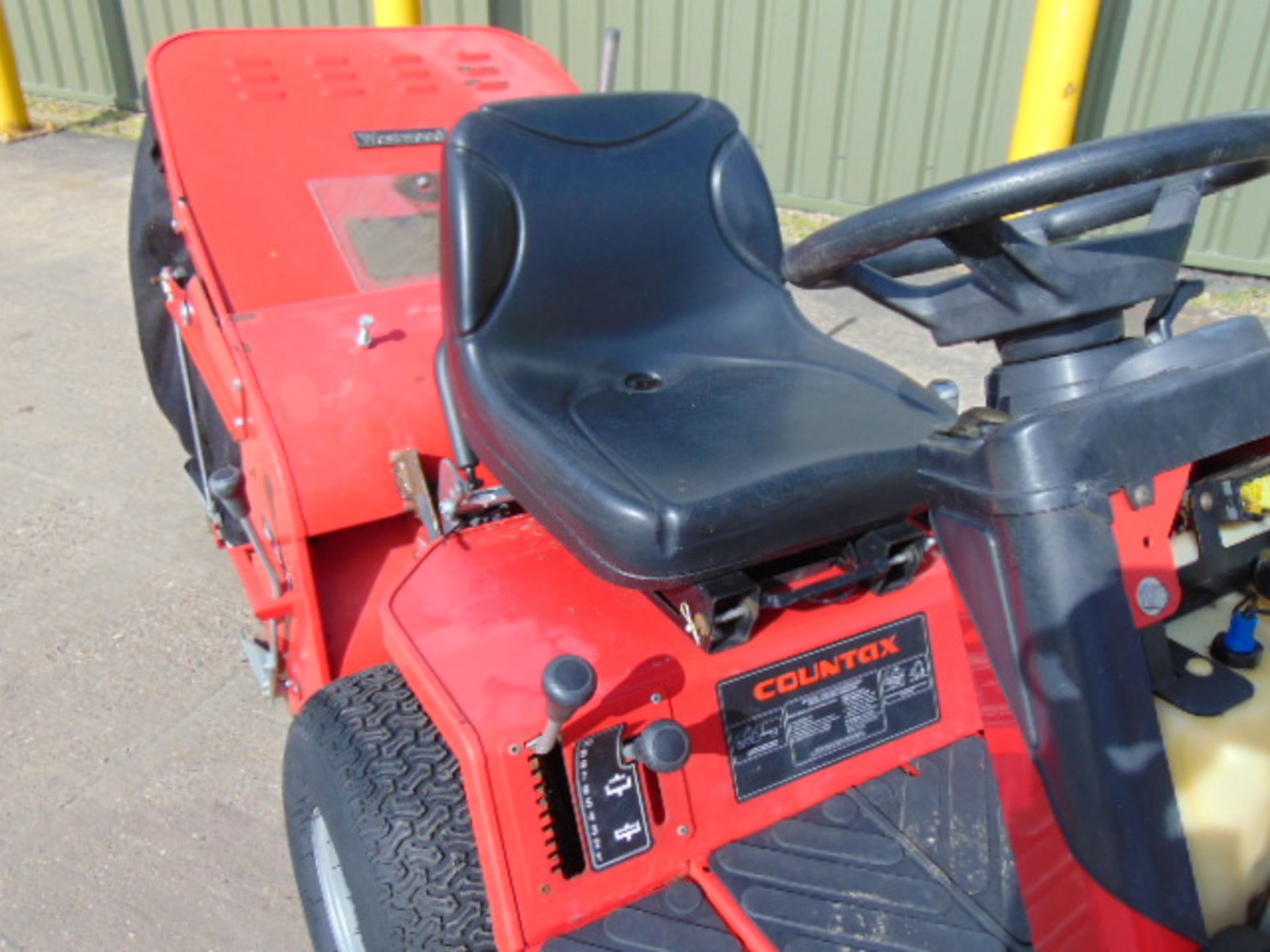 Countax Ride On Mower c/w grass collector ONLY 193 HOURS! - Image 11 of 20