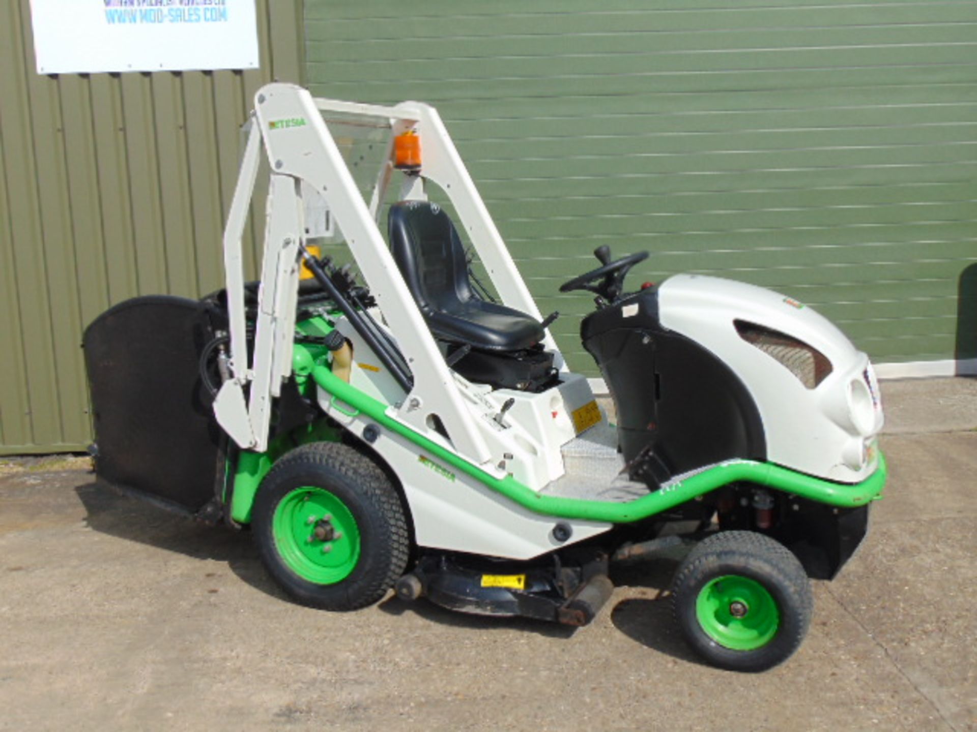 2011 Etesia Hydro 100D BPHP Ride on Mower ONLY 657 HOURS!