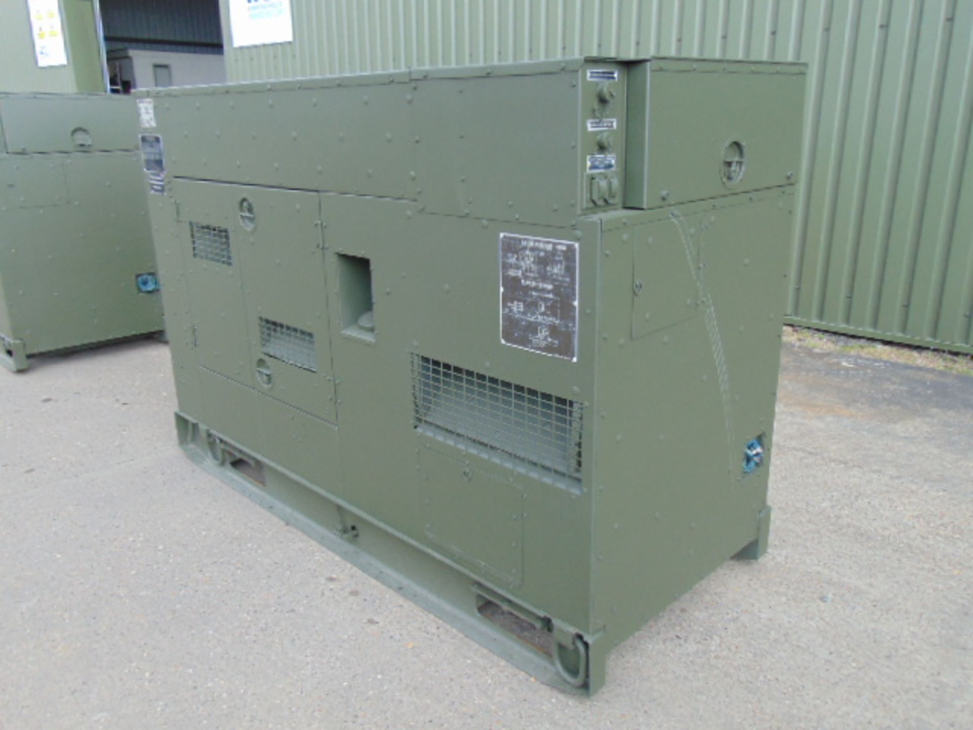 MEP-806B John Deere Diesel Powered 3 phase 75KVA 60KW-50/60HZ Generator ONLY 7 HOURS! - Image 6 of 18