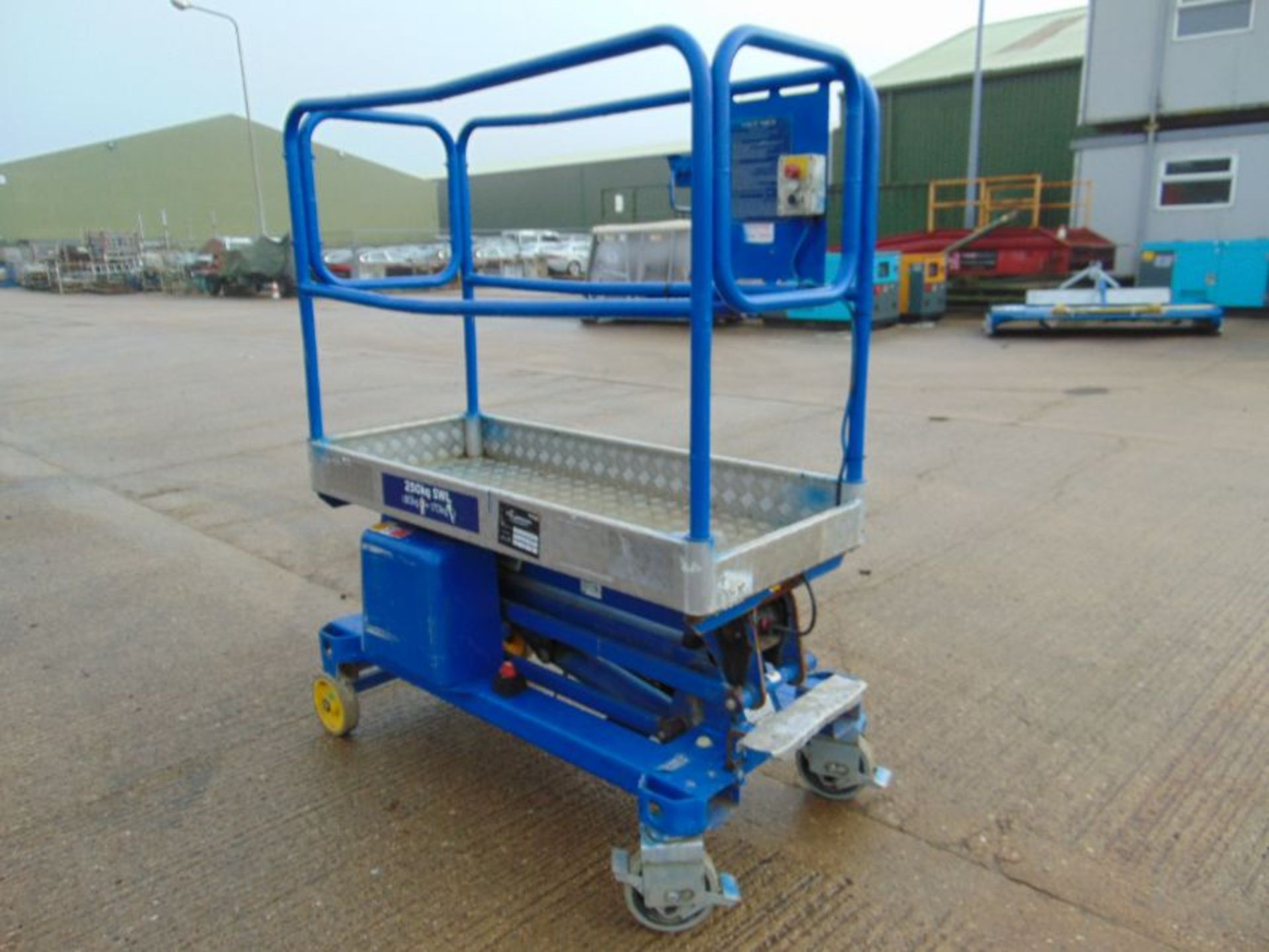 Power Tower Hydraulic 5.1m Scissor Lift / Access Platform - Image 9 of 15