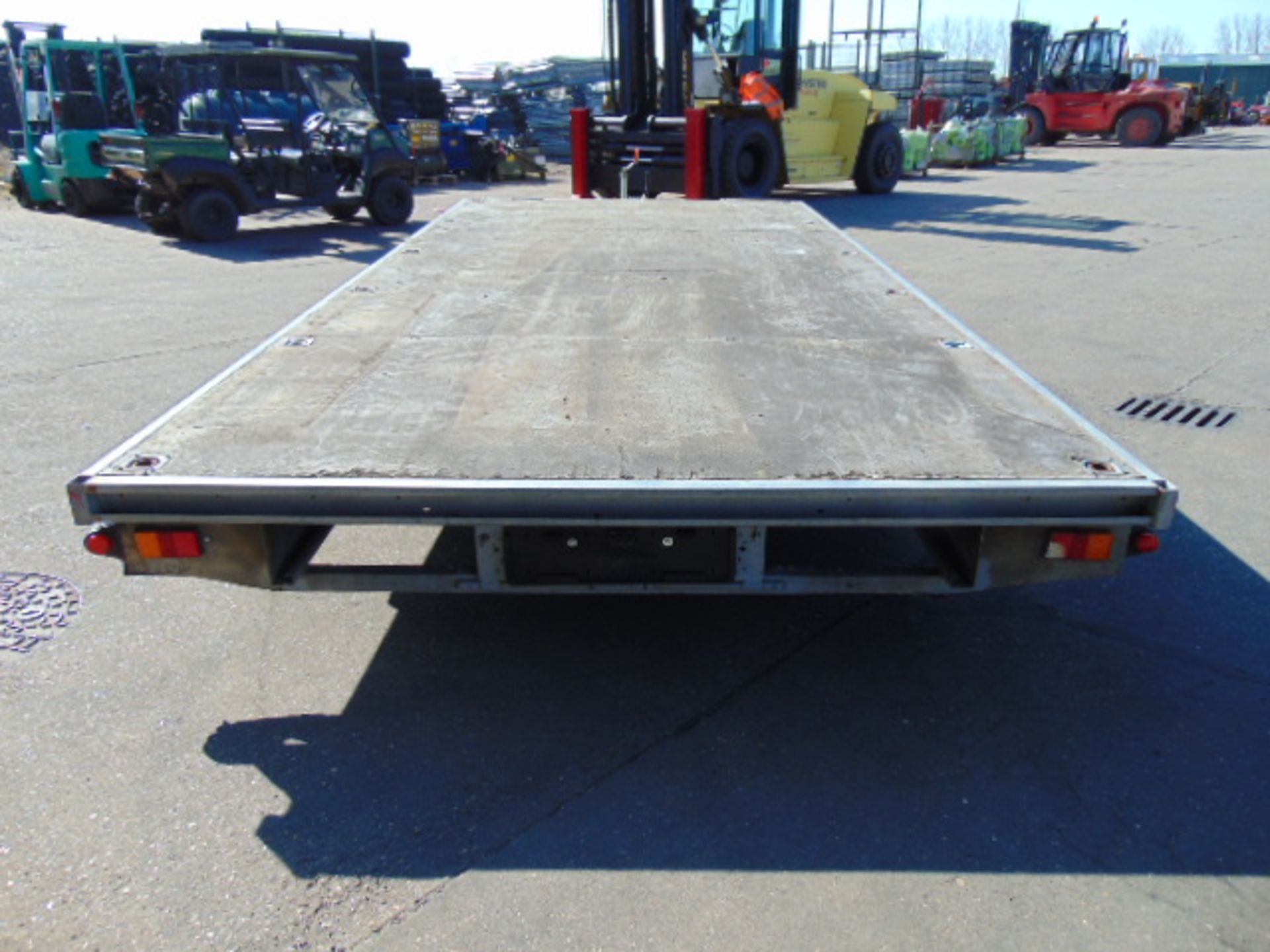Very High Specification Bateson Twin Axle Flatbed 3.5 Tonne Transporter Trailer with Ramps - Image 6 of 16