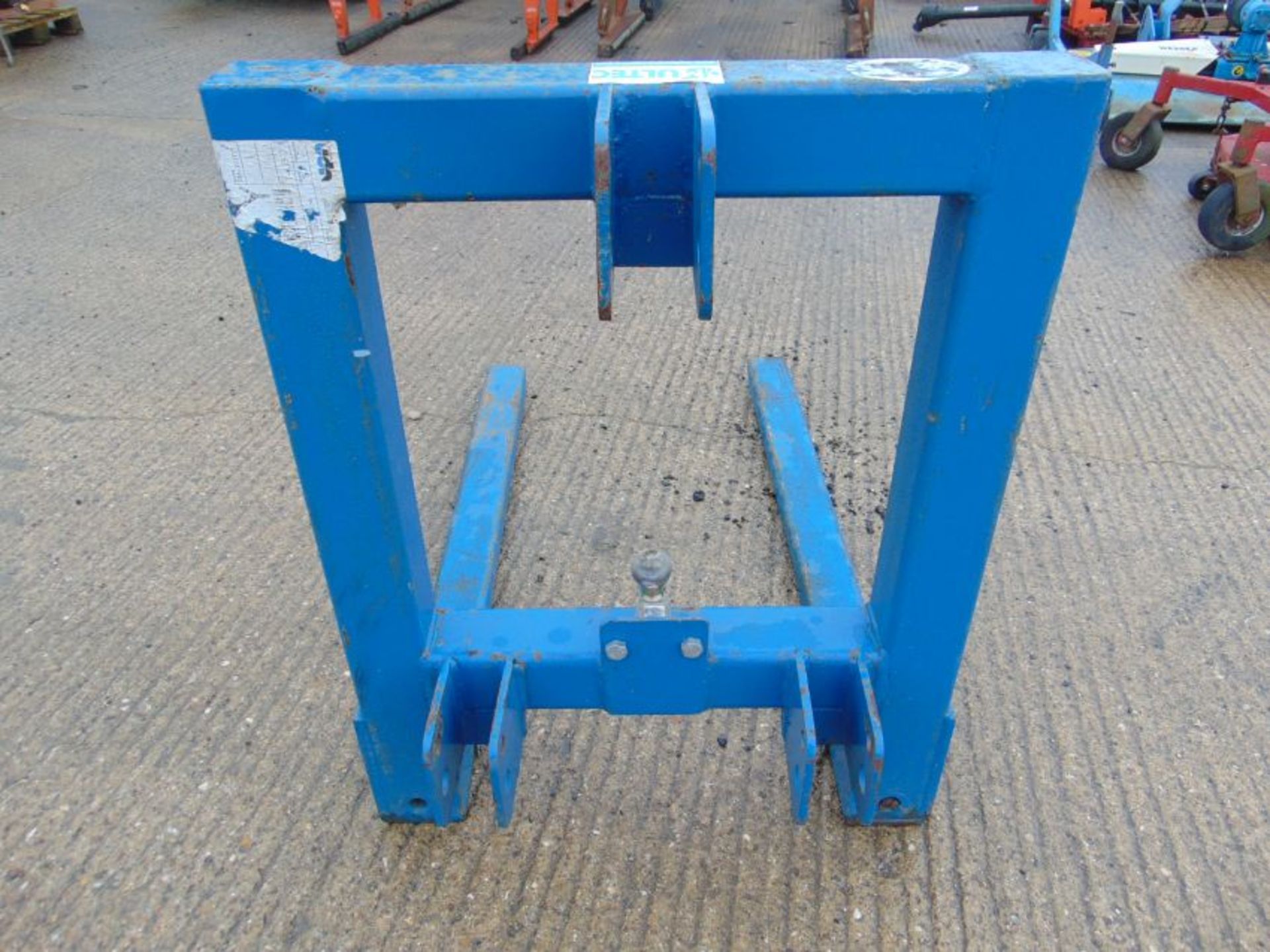 Tractor Forks & Hitch Attachment (Fold Up Forks C/w Hitch) - Image 4 of 8