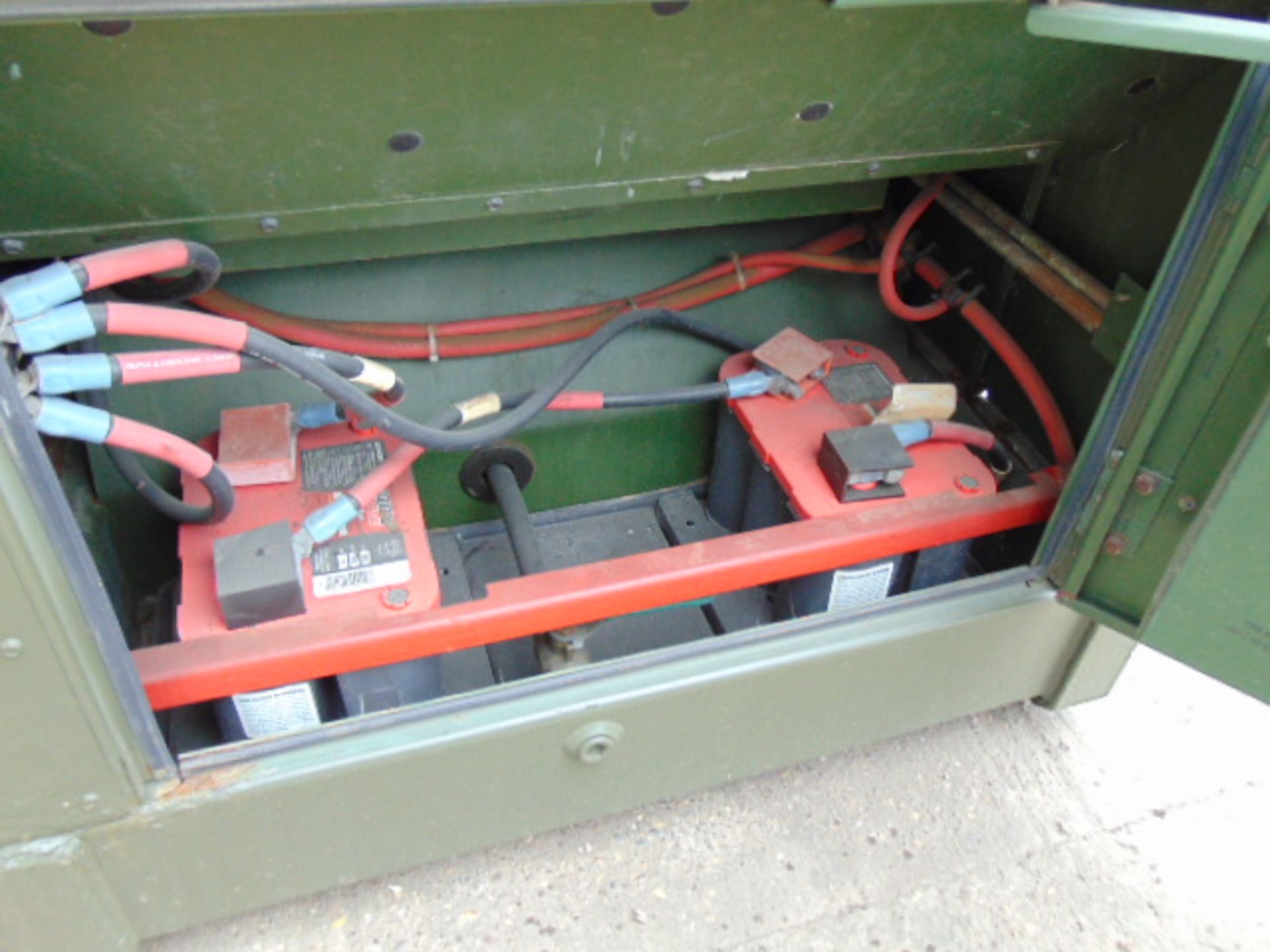 MEP-806B John Deere Diesel Powered 3 phase 75KVA 60KW-50/60HZ Generator ONLY 7 HOURS! - Image 13 of 18