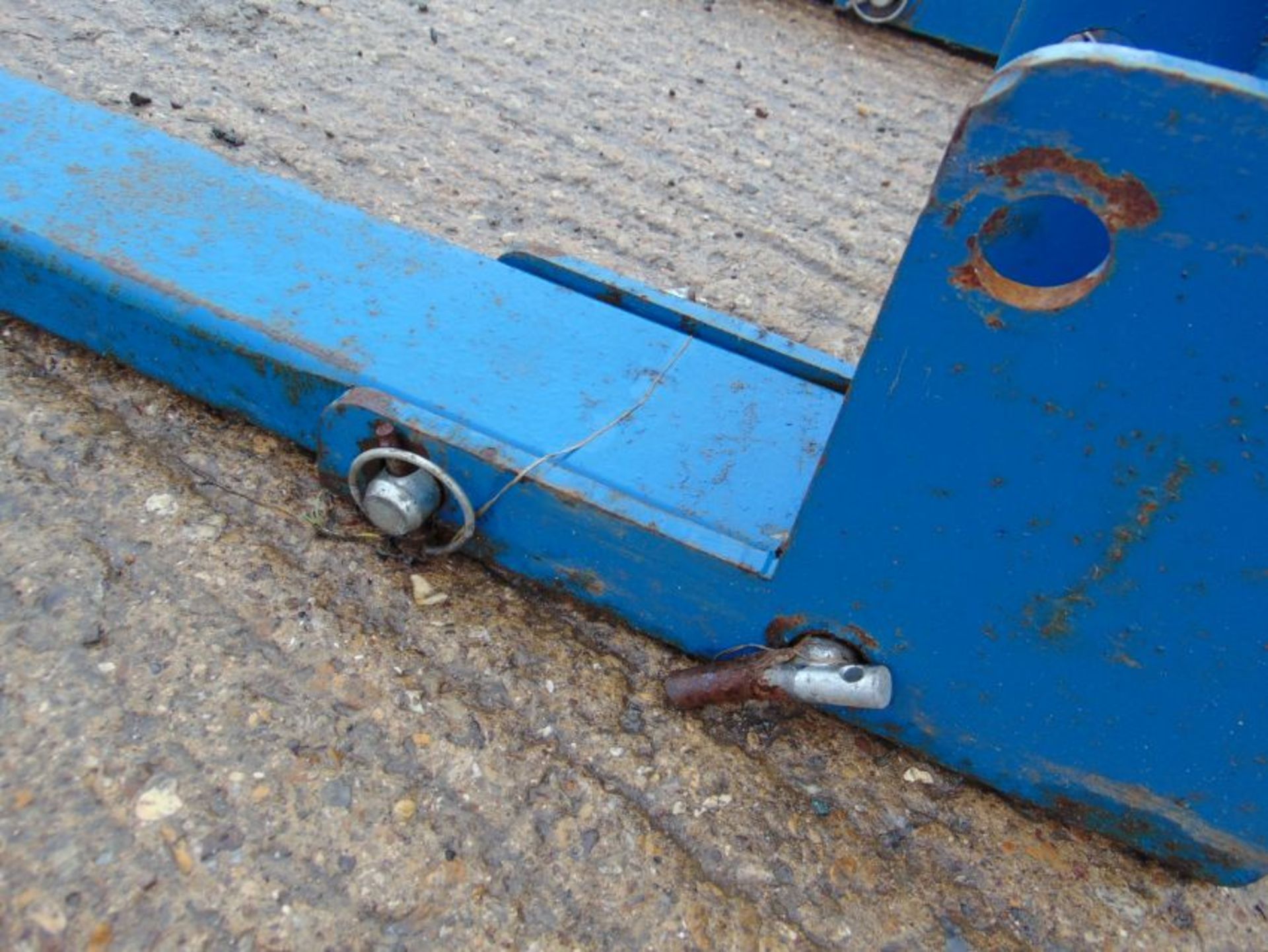 Tractor Forks & Hitch Attachment (Fold Up Forks C/w Hitch) - Image 6 of 8