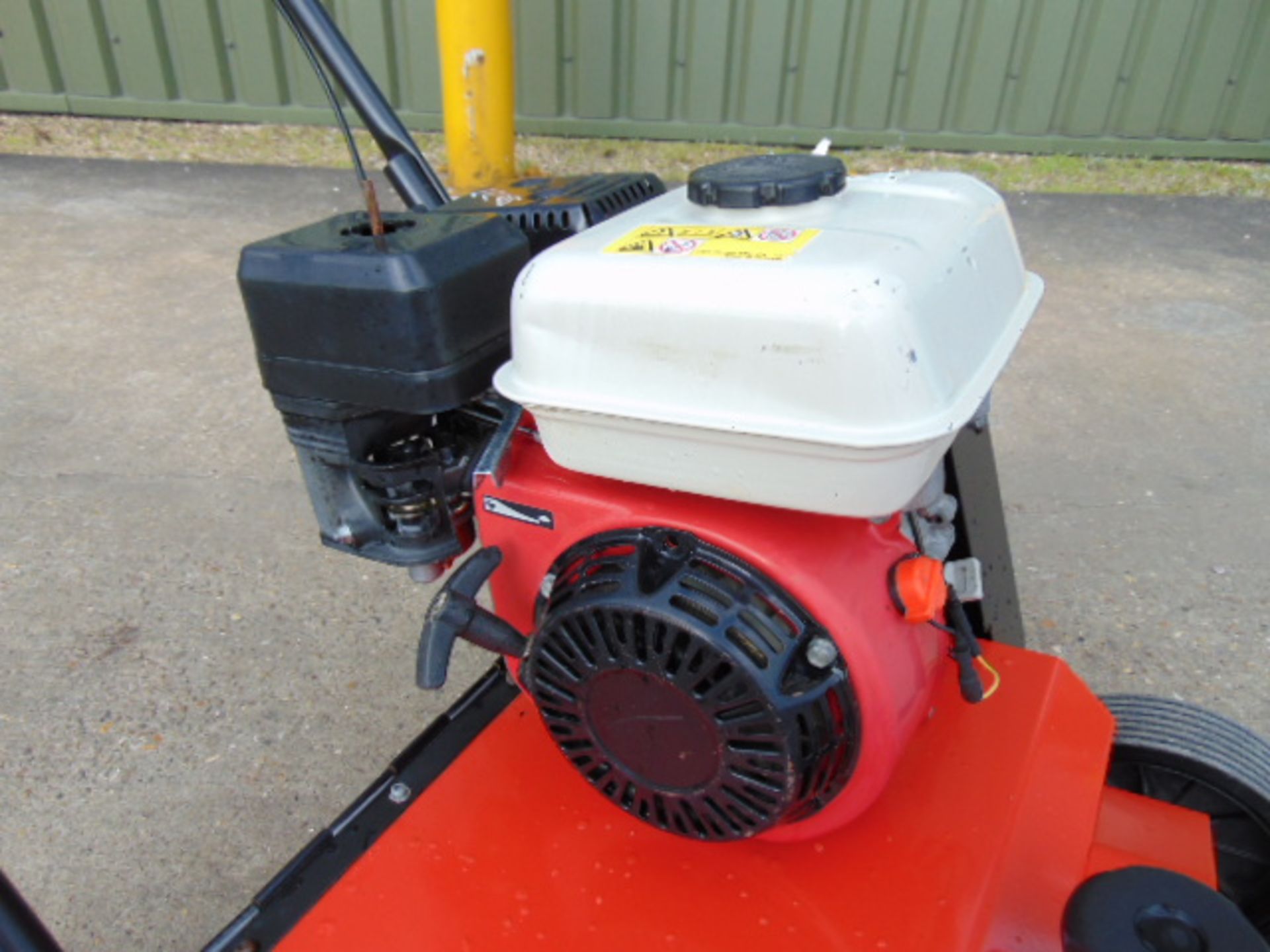 Petrol Driven Walk Behind Lawn Scarifier - Image 5 of 8