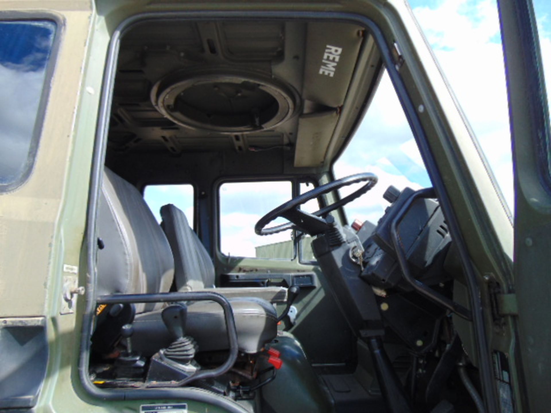 Leyland Daf 45/150 4 x 4 fitted with Hydraulic Winch ( operates Front and Rear ) - Image 13 of 24