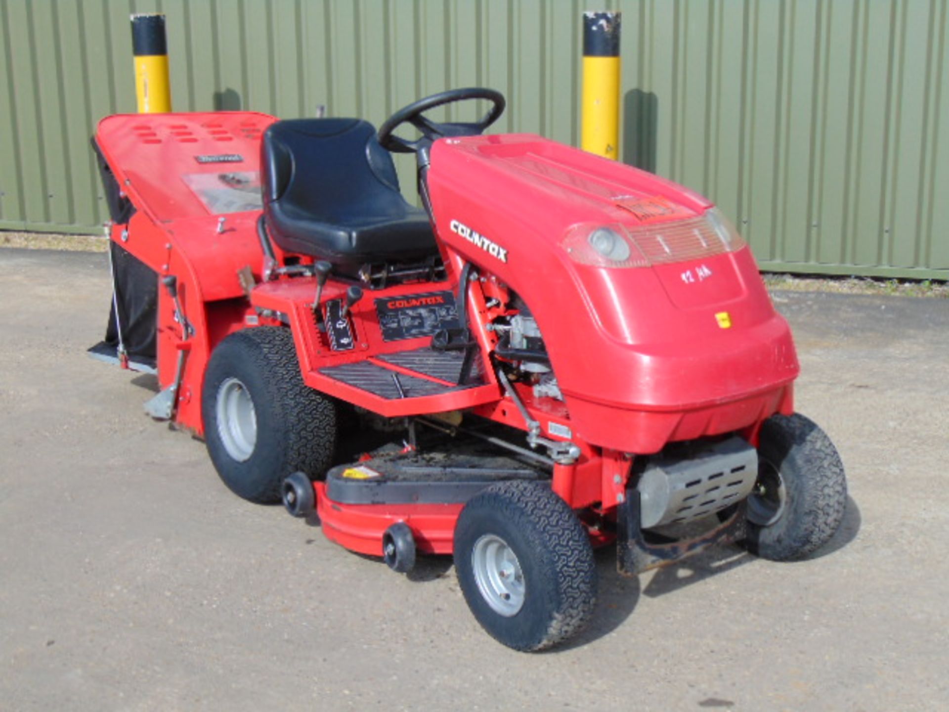 Countax Ride On Mower c/w grass collector ONLY 193 HOURS! - Image 2 of 20