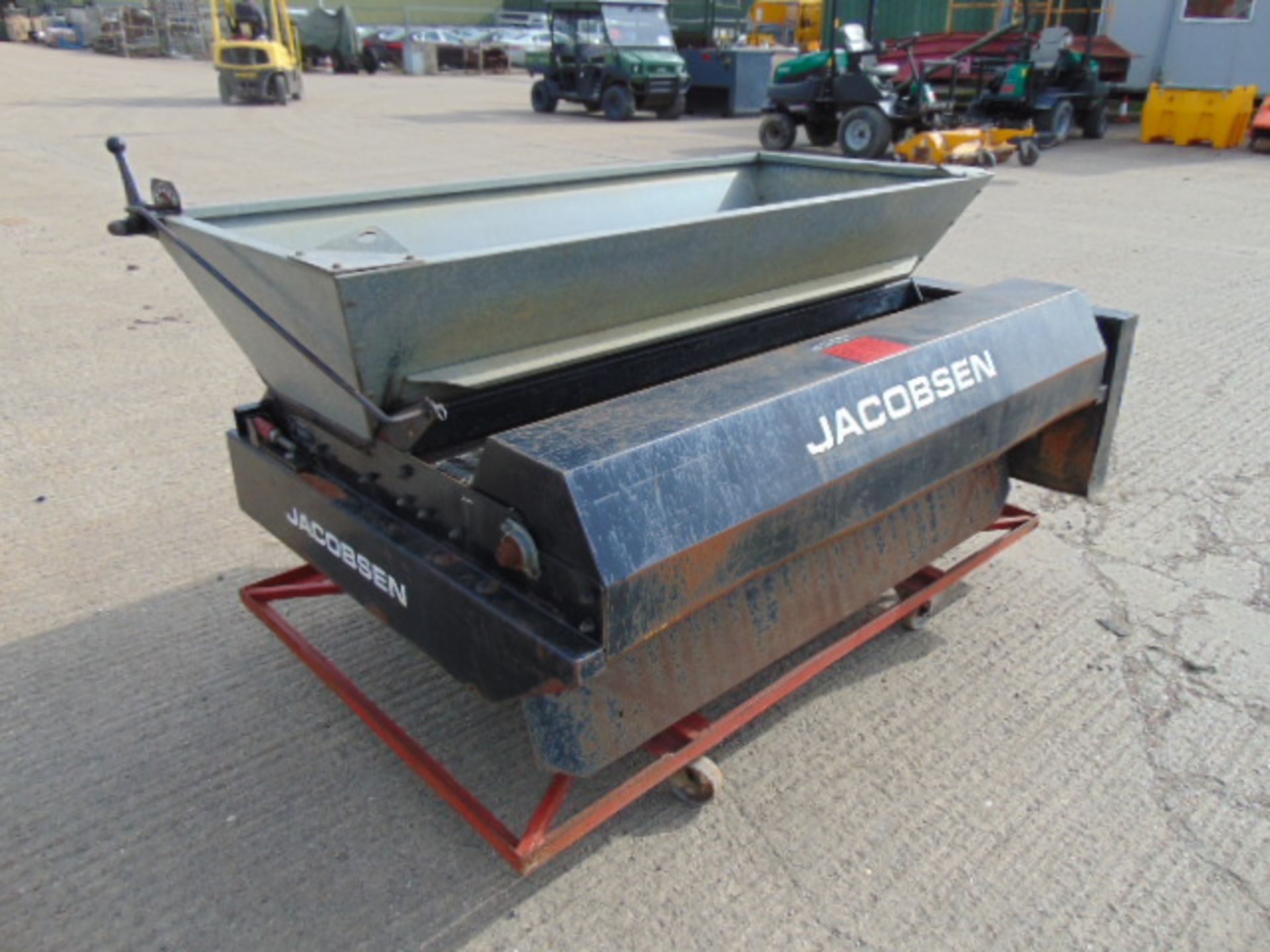 Jacobsen Mete-R-Matic F18 Top Dresser