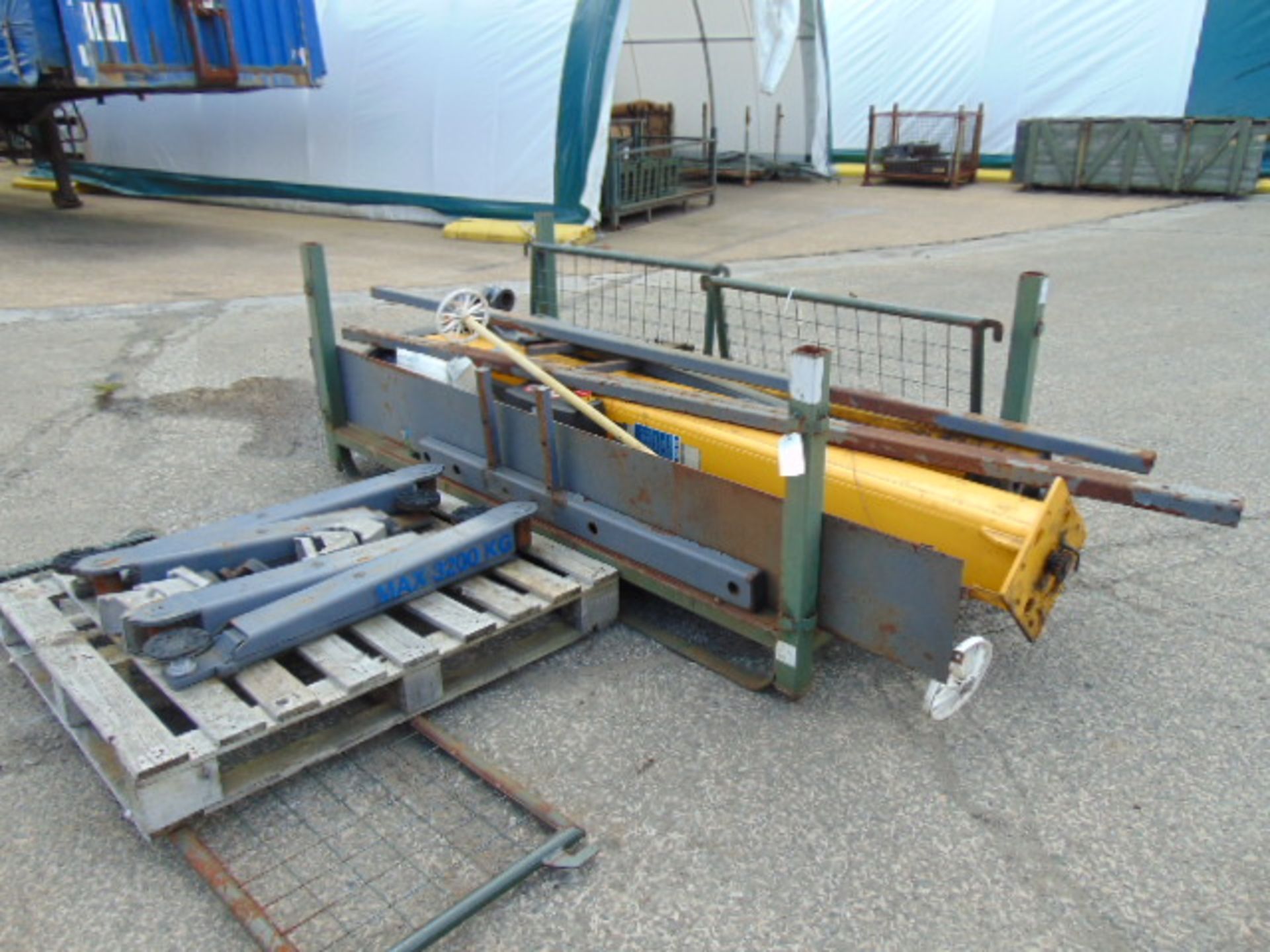 BRADBURY 2 Post Vehicle Lift 3.2 Tonne. Type - 2703.