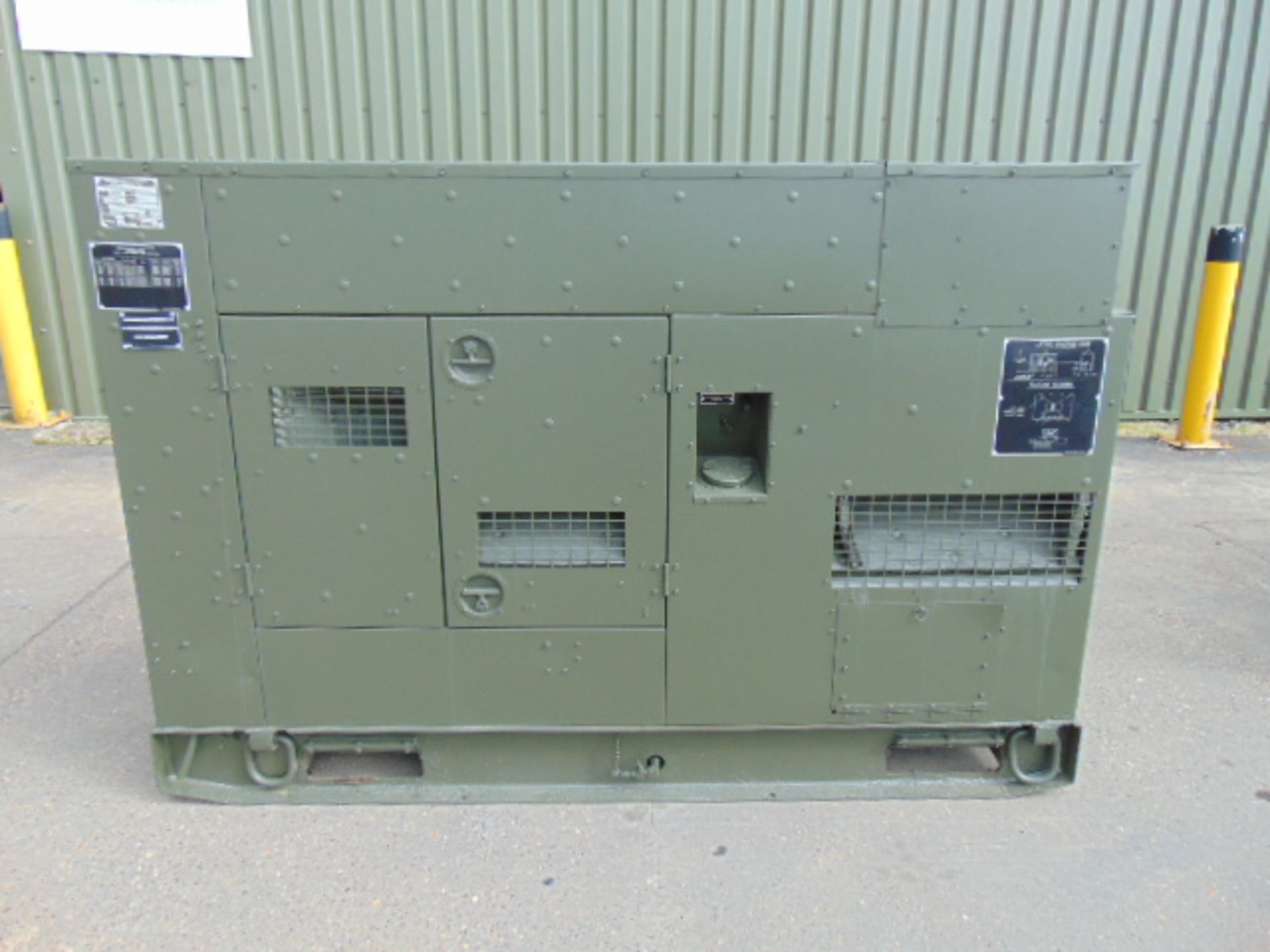 MEP-806B John Deere Diesel Powered 3 phase 75KVA 60KW-50/60HZ Generator ONLY 2 HOURS!