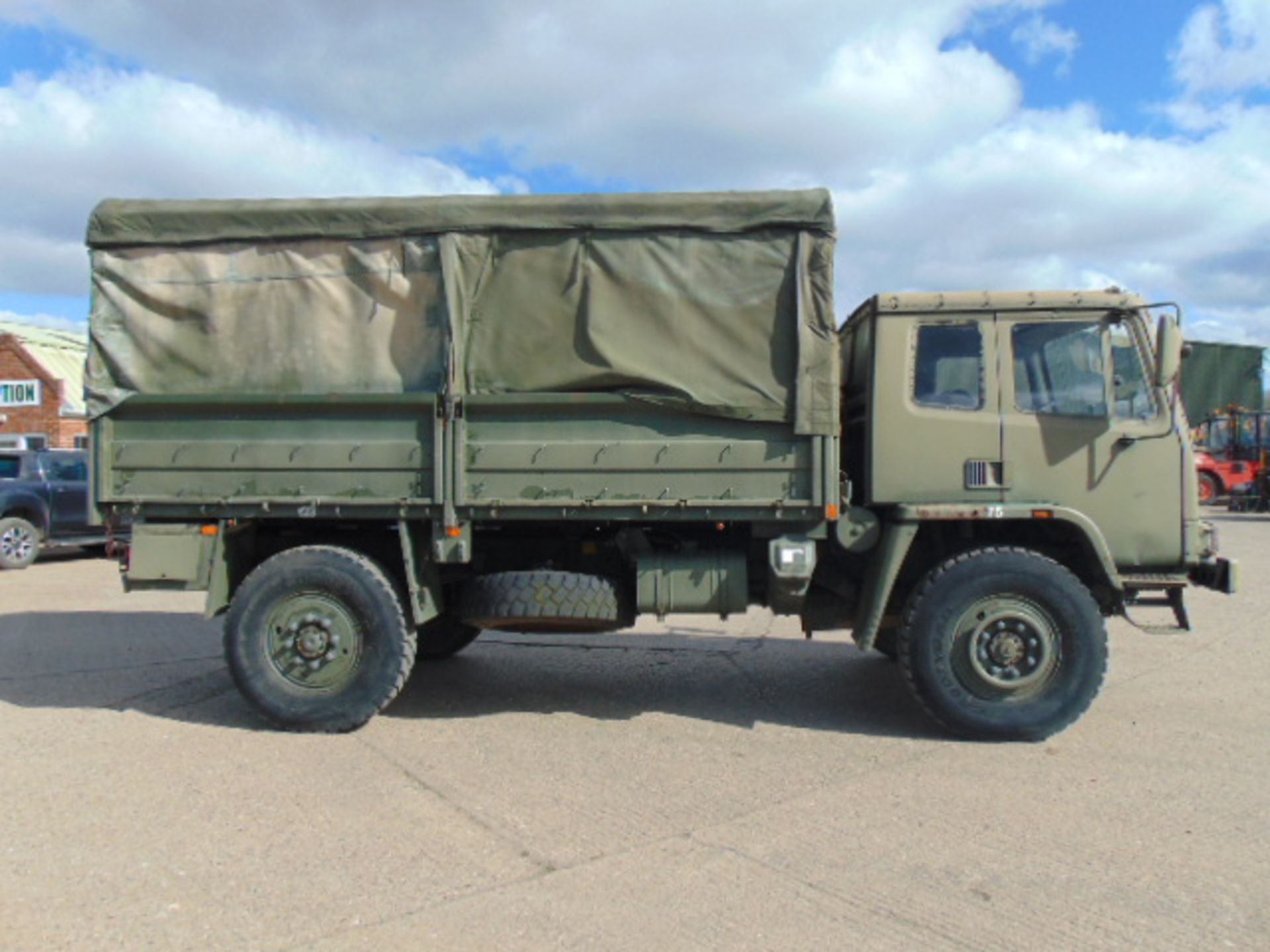 Left Hand Drive Leyland Daf 45/150 4 x 4 fitted with Hydraulic Winch ( operates Front and Rear ) - Image 5 of 24