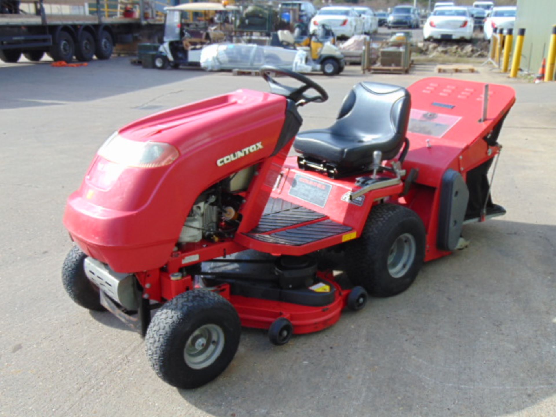 Countax Ride On Mower c/w grass collector ONLY 193 HOURS! - Image 4 of 20