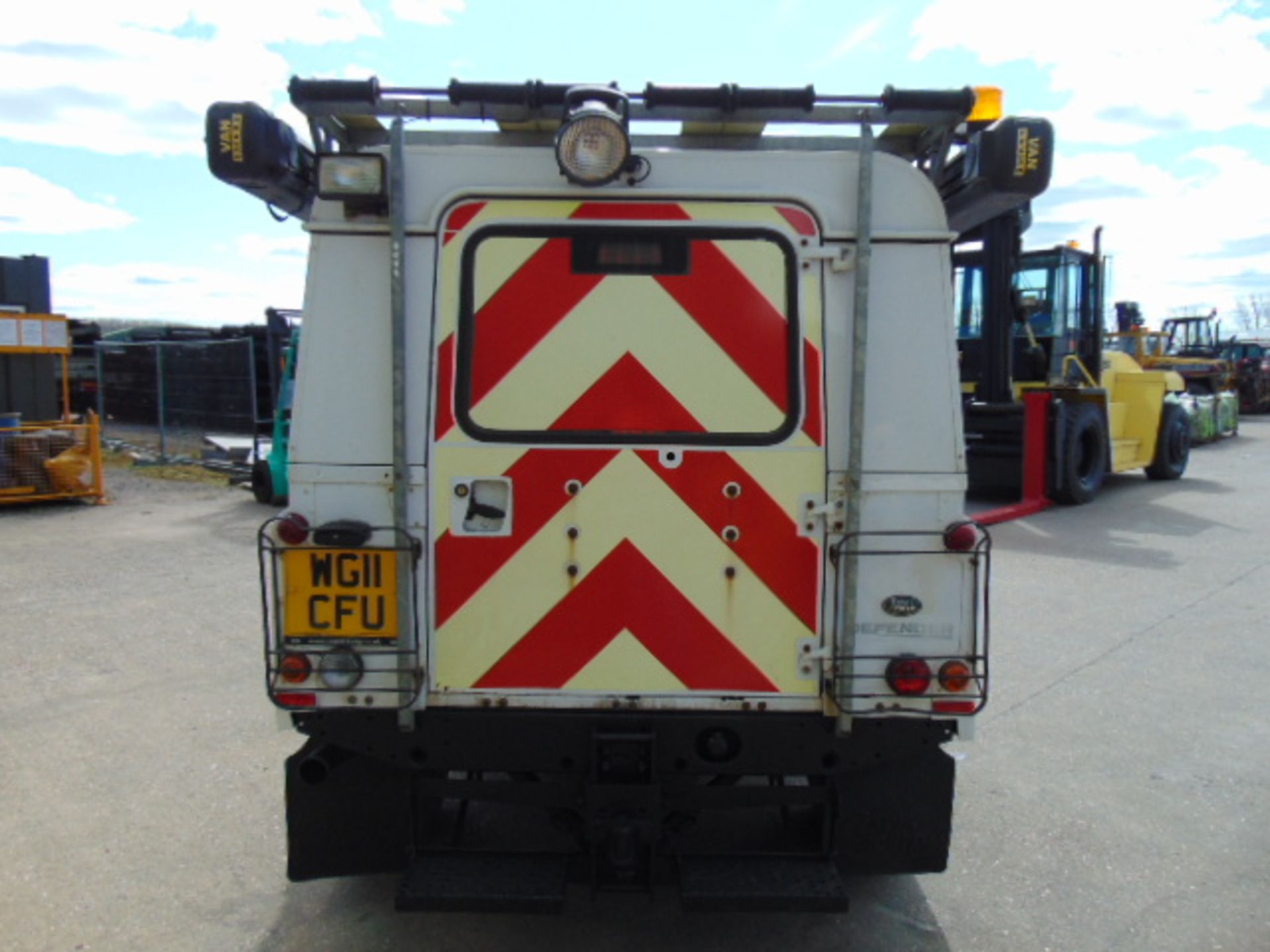 2011 Land Rover Defender 110 Puma hardtop 4x4 Utility vehicle (mobile workshop) - Image 7 of 45