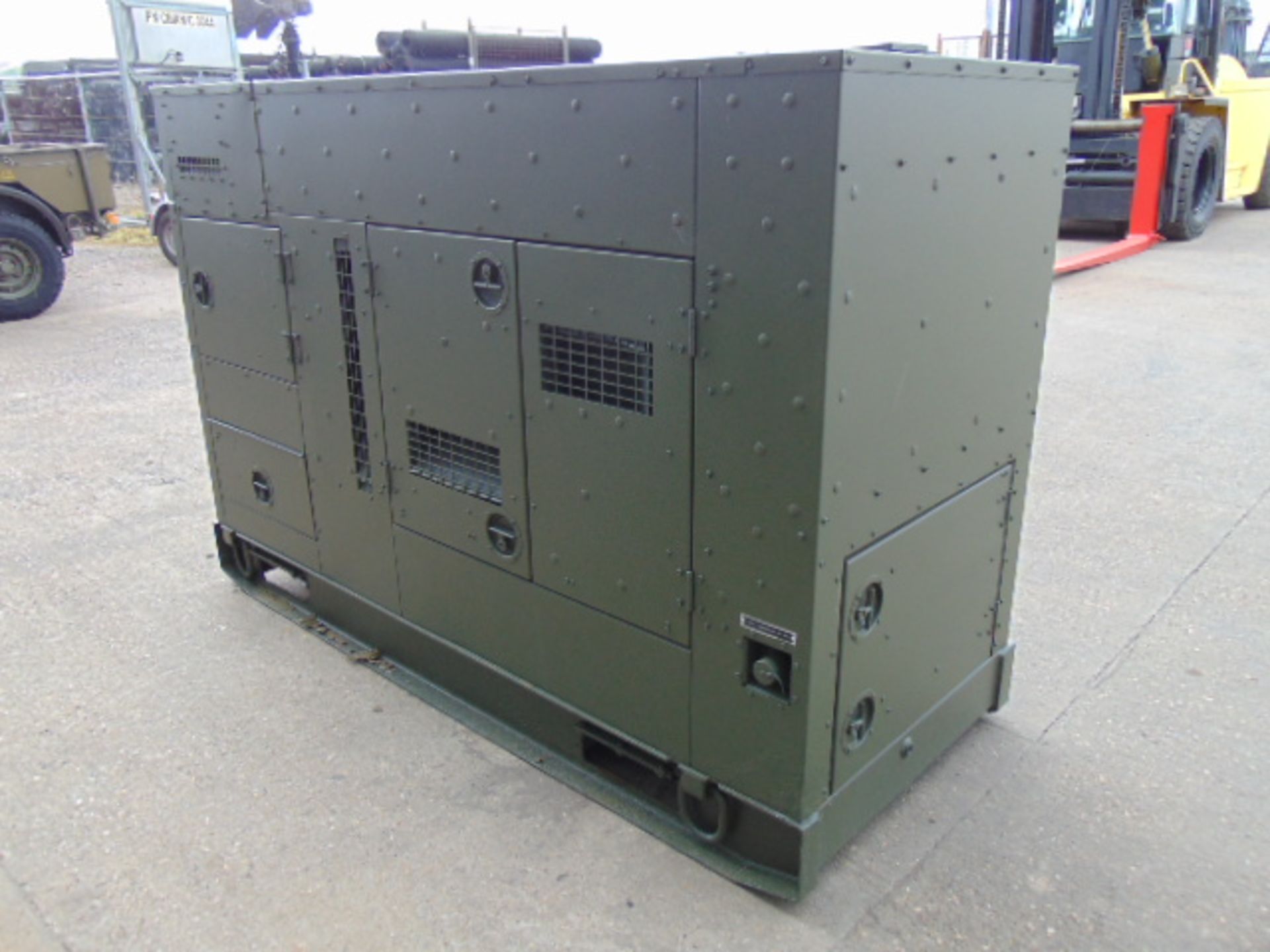 MEP-806B John Deere Diesel Powered 3 phase 75KVA 60KW-50/60HZ Generator ONLY 7 HOURS! - Image 3 of 18