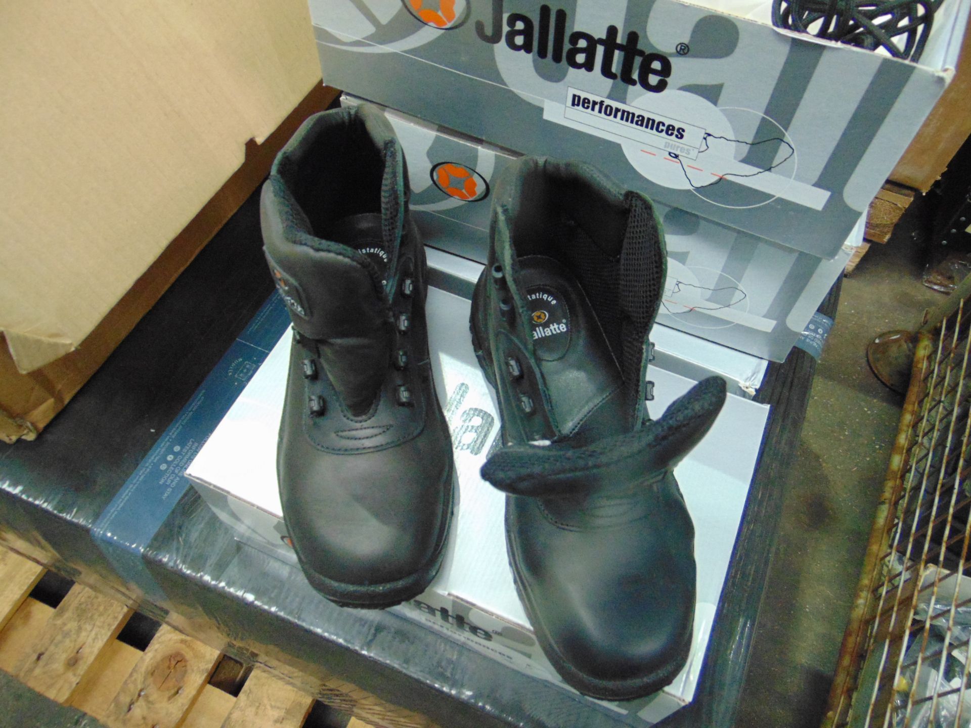 4 PAIRS NEW UNISSUED JALLETTE SAFETY BOOTS SIZE: 40/ or 6 1/2 - Image 4 of 4