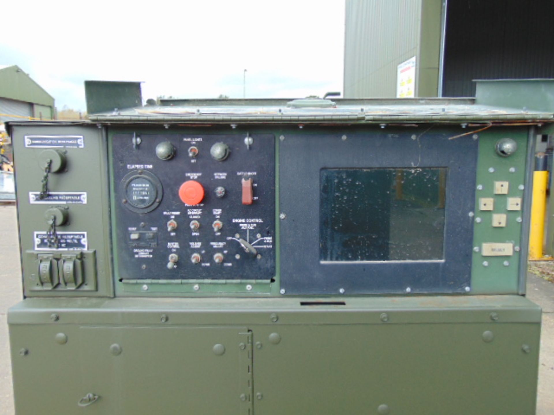 MEP-806B John Deere Diesel Powered 3 phase 75KVA 60KW-50/60HZ Generator ONLY 2 HOURS! - Image 13 of 18