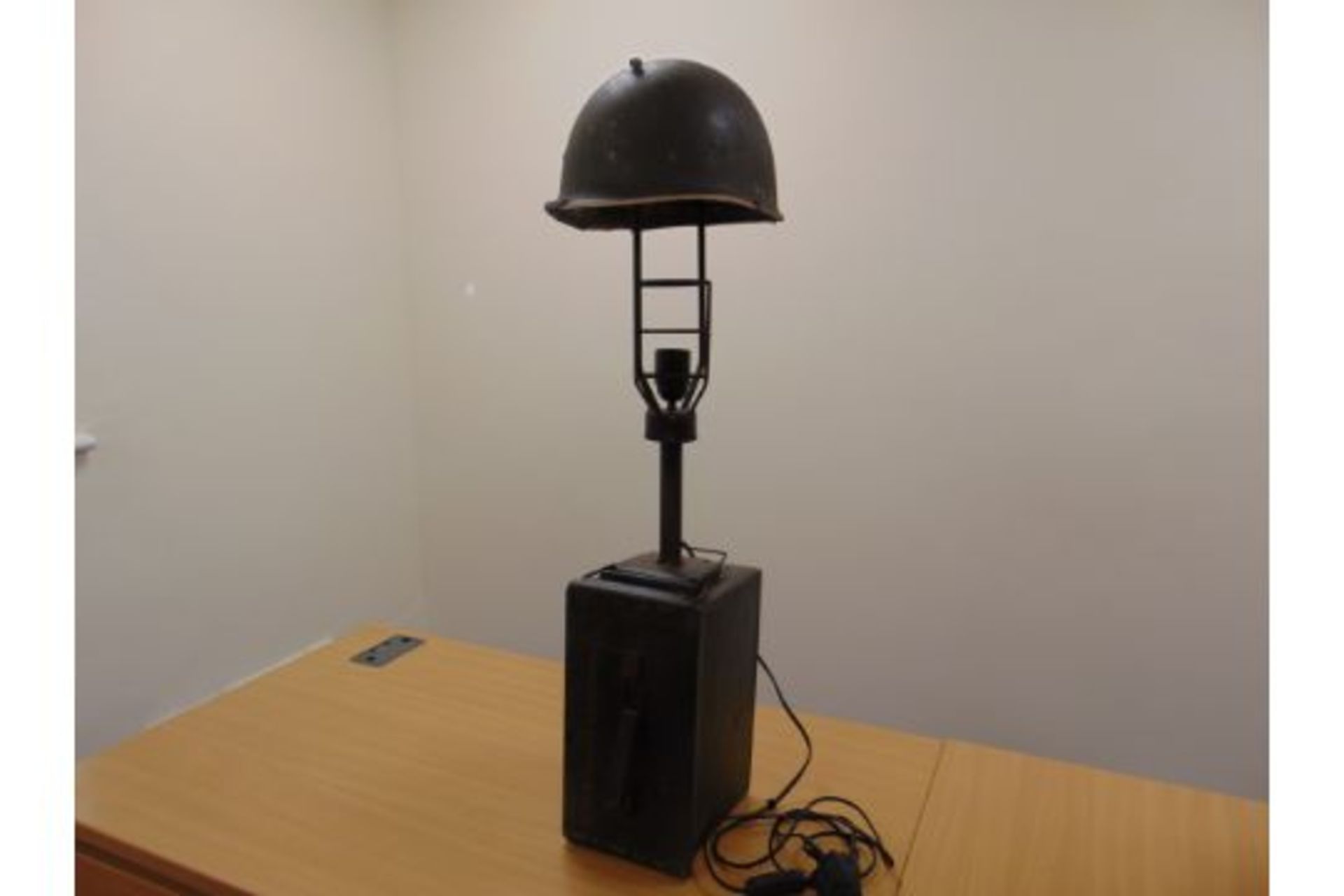 VERY UNUSUAL TABLE LAMP MADE FROM COMBAT HELMET AND 50 CAL AMMO BOX - Image 2 of 5