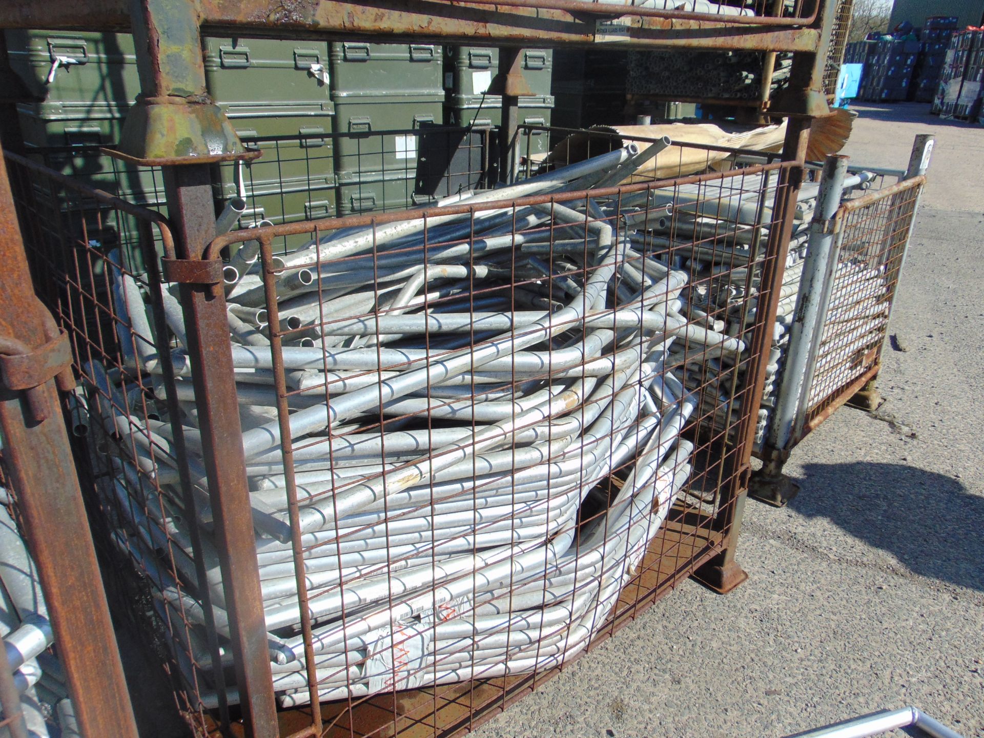 UNUSED ALUMINIUM TENT FRAME IN 4 PALLETS APPROX. 500 +/- PIECES - Image 5 of 6