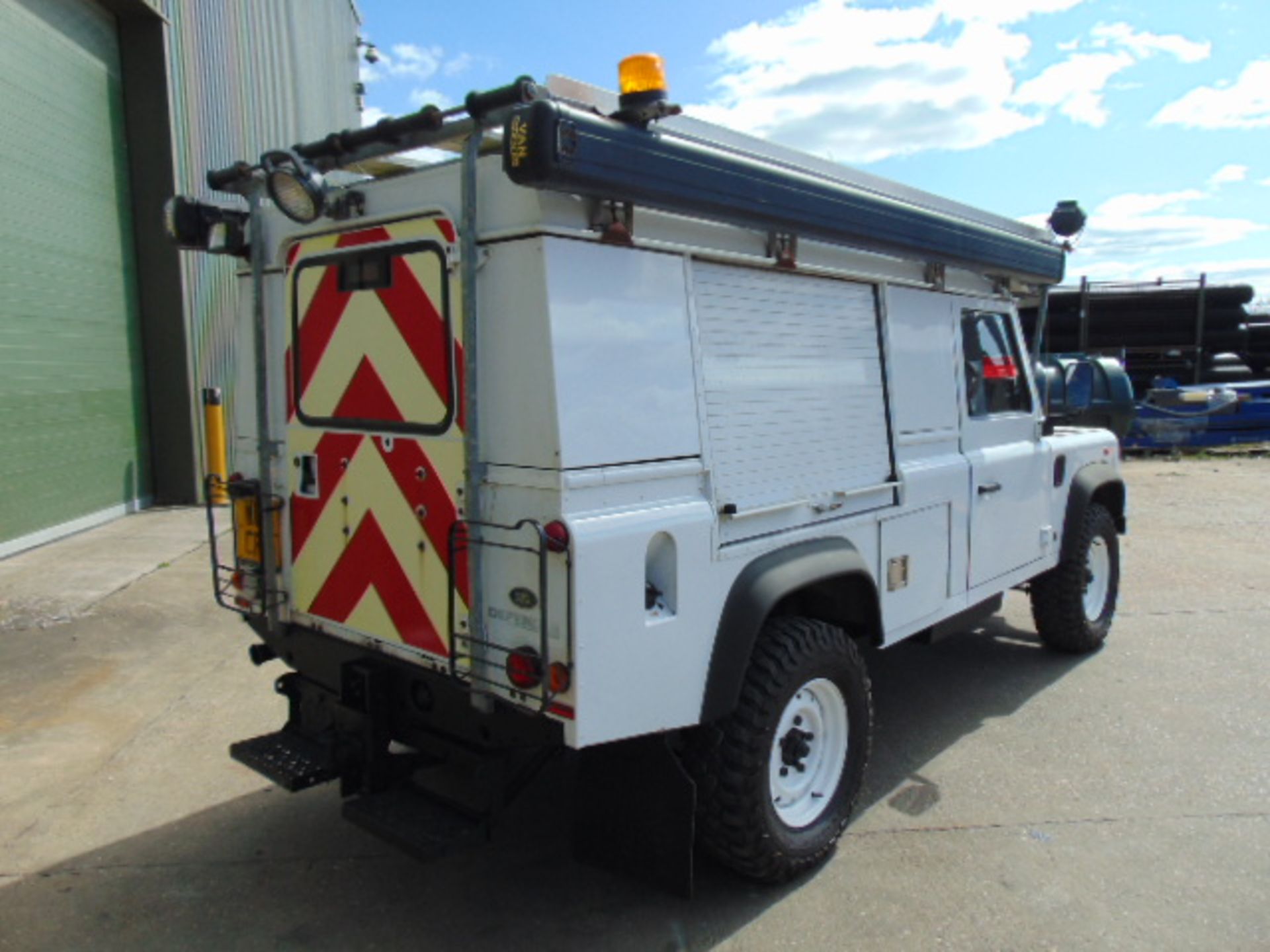 2011 Land Rover Defender 110 Puma hardtop 4x4 Utility vehicle (mobile workshop) - Image 6 of 45