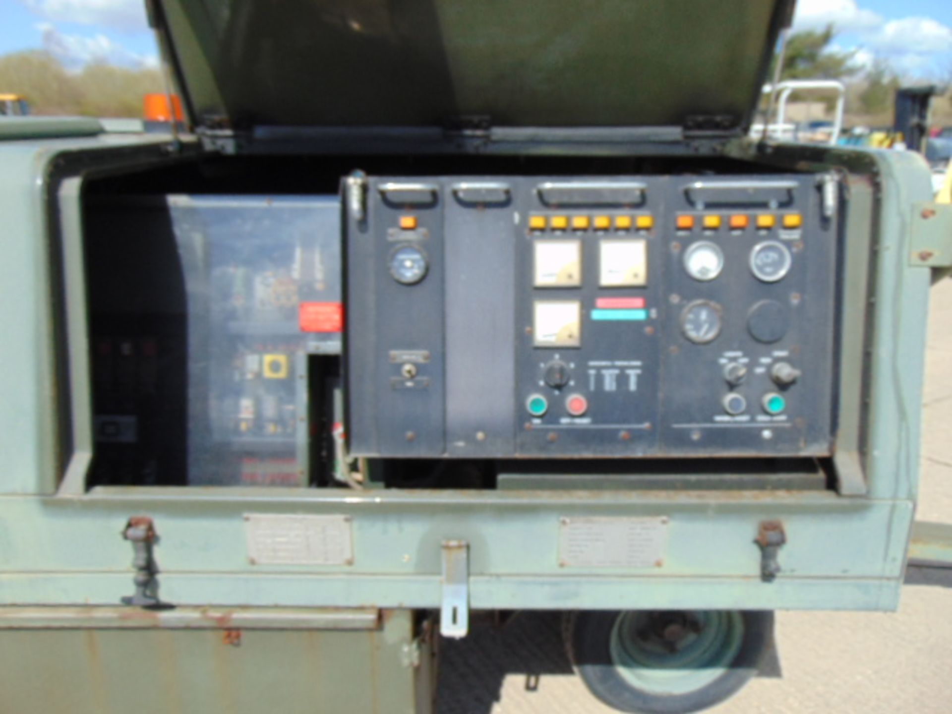 ADE Twin Axle 60 KVA 48KW Aircraft Ground Power Unit c/w Cummins Engine - Image 9 of 22