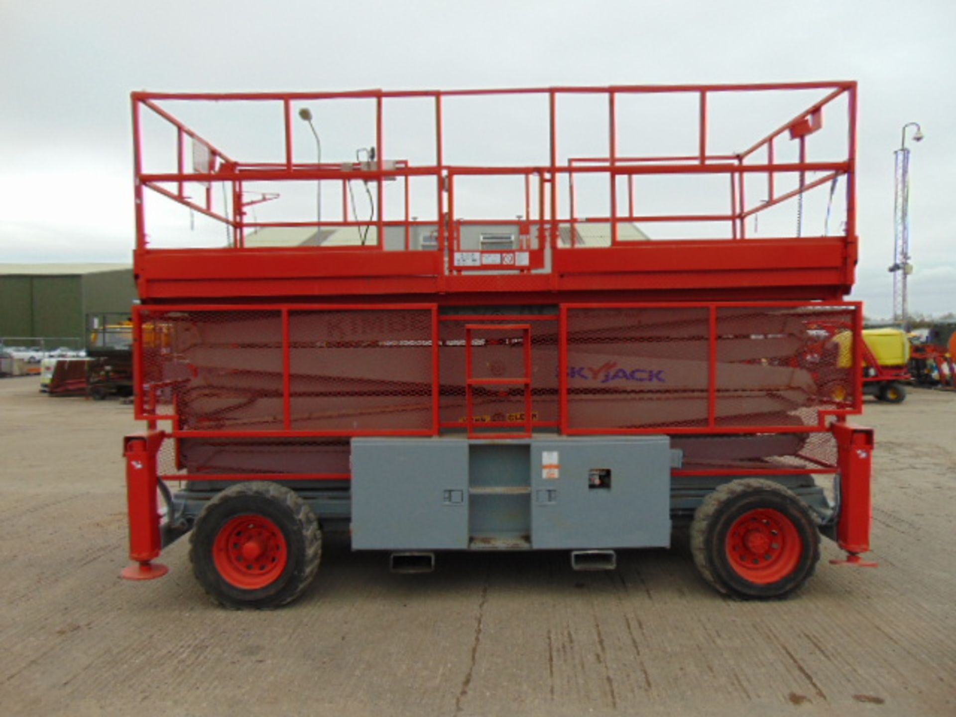 SkyJack SJ9250 Rough Terrain 17.2m Diesel Scissor Lift - Image 5 of 24