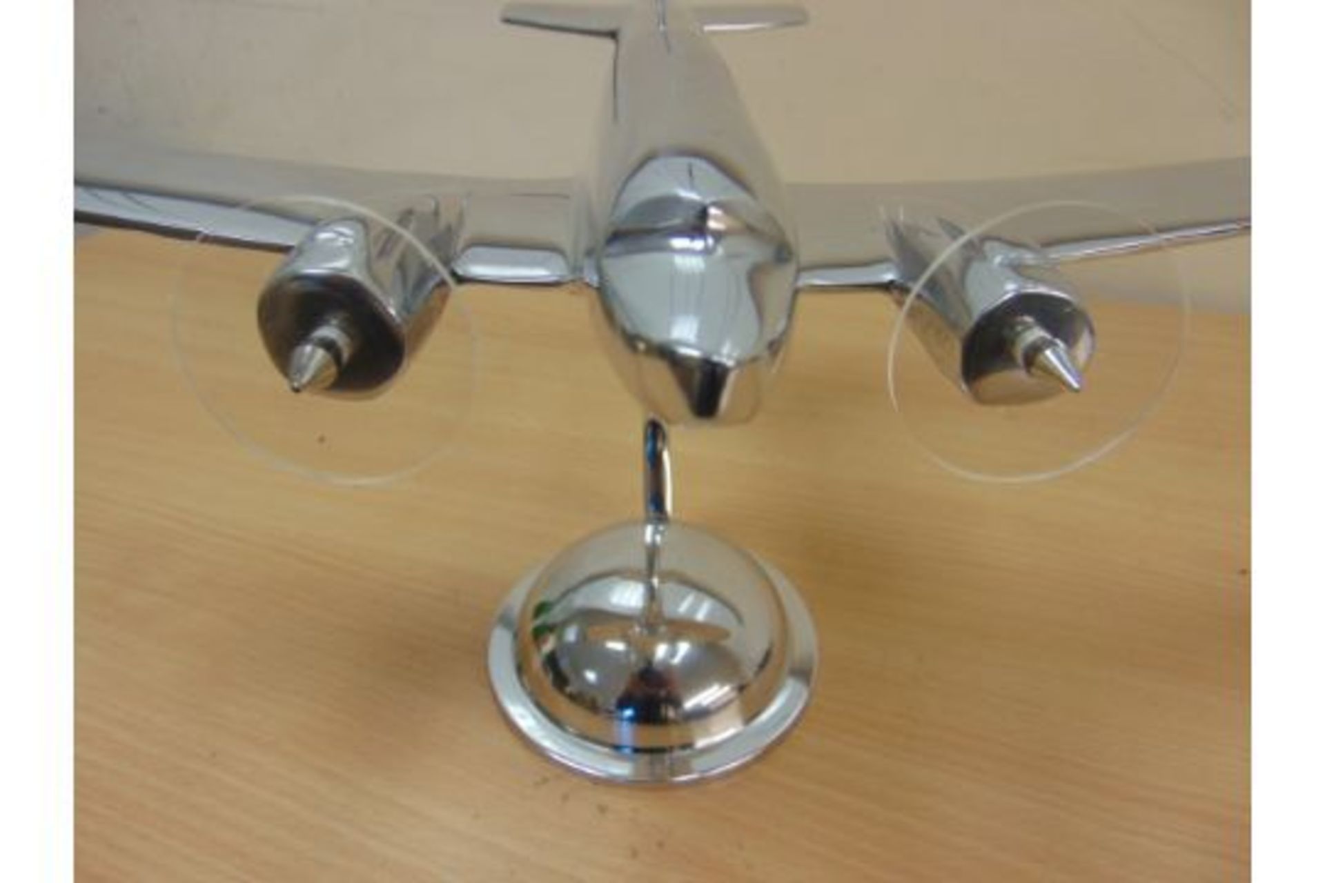 LOVELY POLISHED ALUMINIUM WW2 DAKOTA DESK TOP MODEL - Image 5 of 10