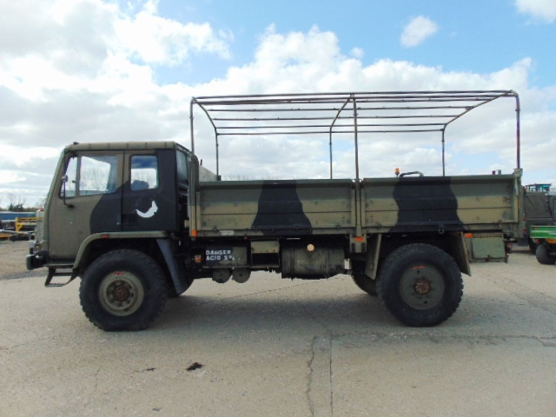 Leyland Daf 45/150 4 x 4 fitted with Hydraulic Winch ( operates Front and Rear ) - Image 4 of 24