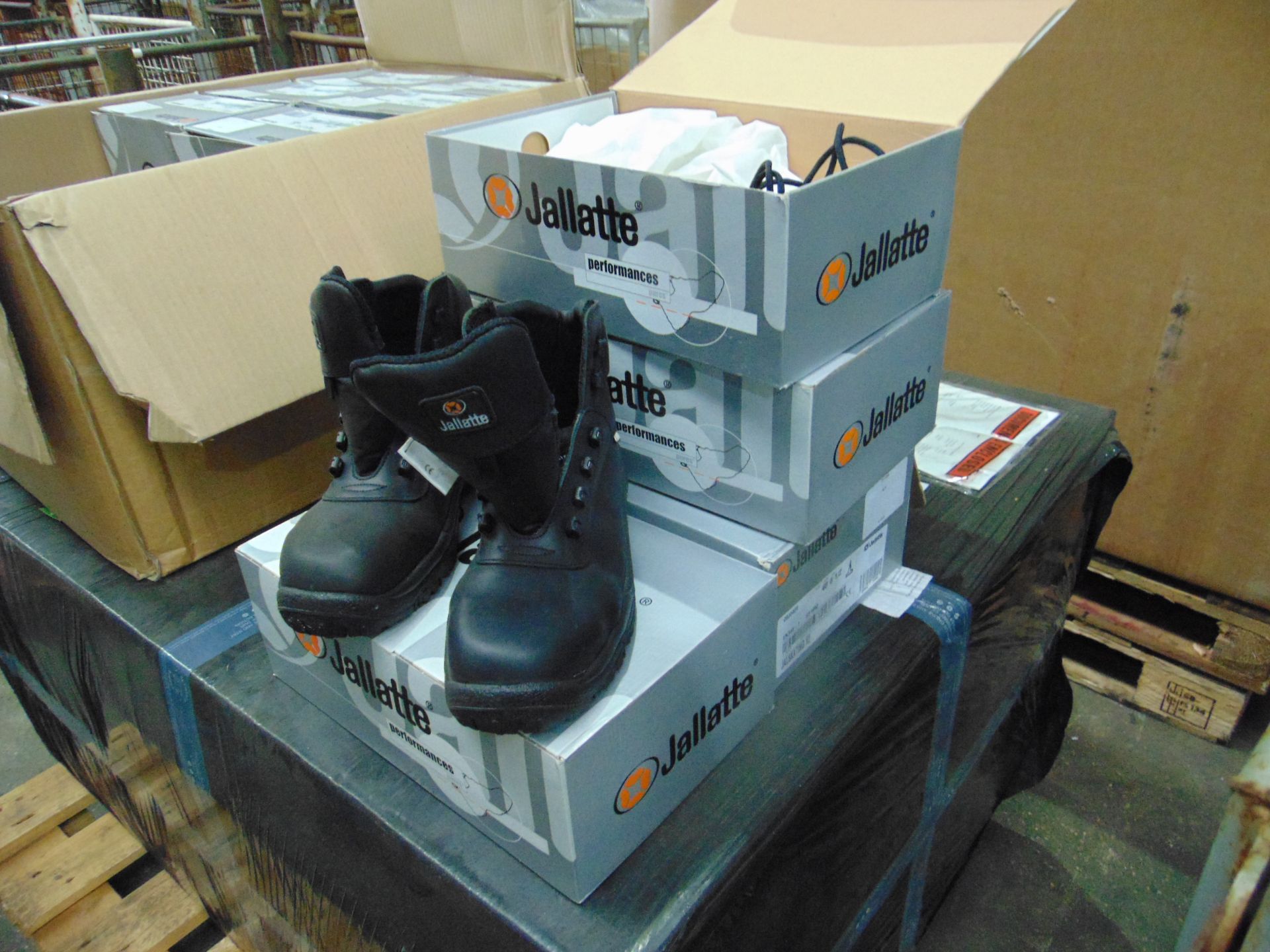 4 PAIRS NEW UNISSUED JALLETTE SAFETY BOOTS SIZE: 40/ or 6 1/2 - Bild 3 aus 4