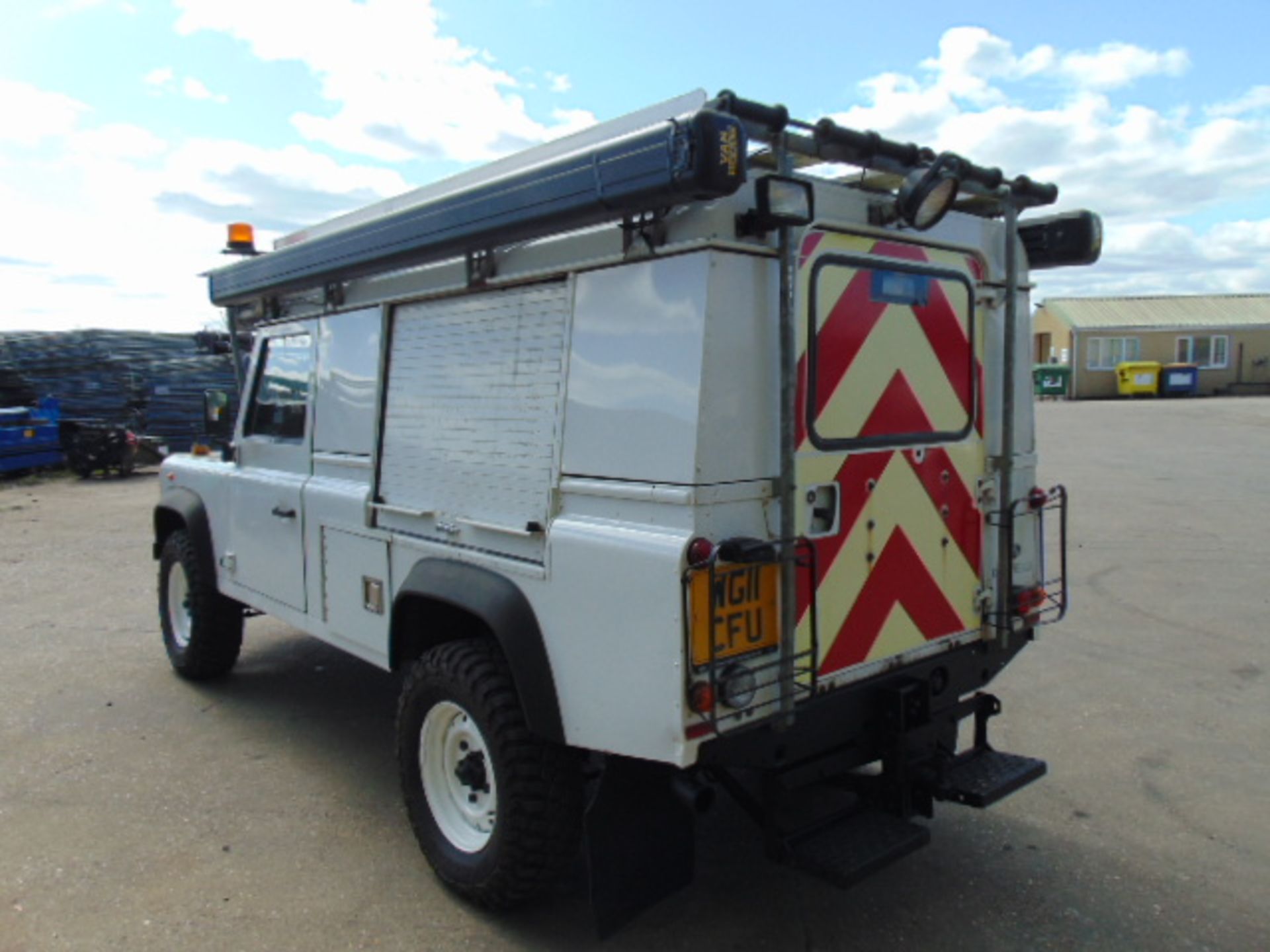 2011 Land Rover Defender 110 Puma hardtop 4x4 Utility vehicle (mobile workshop) - Image 8 of 45