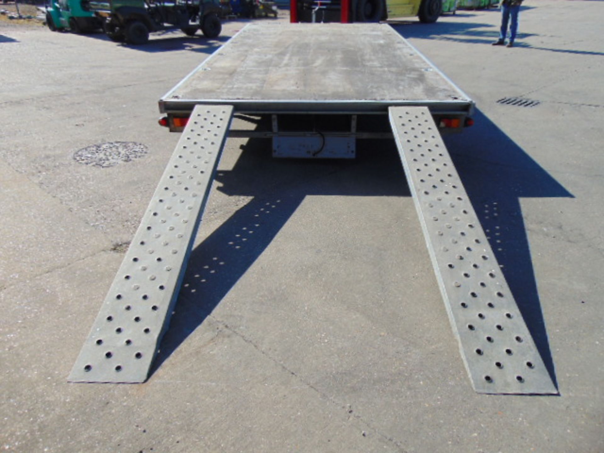 Very High Specification Bateson Twin Axle Flatbed 3.5 Tonne Transporter Trailer with Ramps - Image 12 of 16