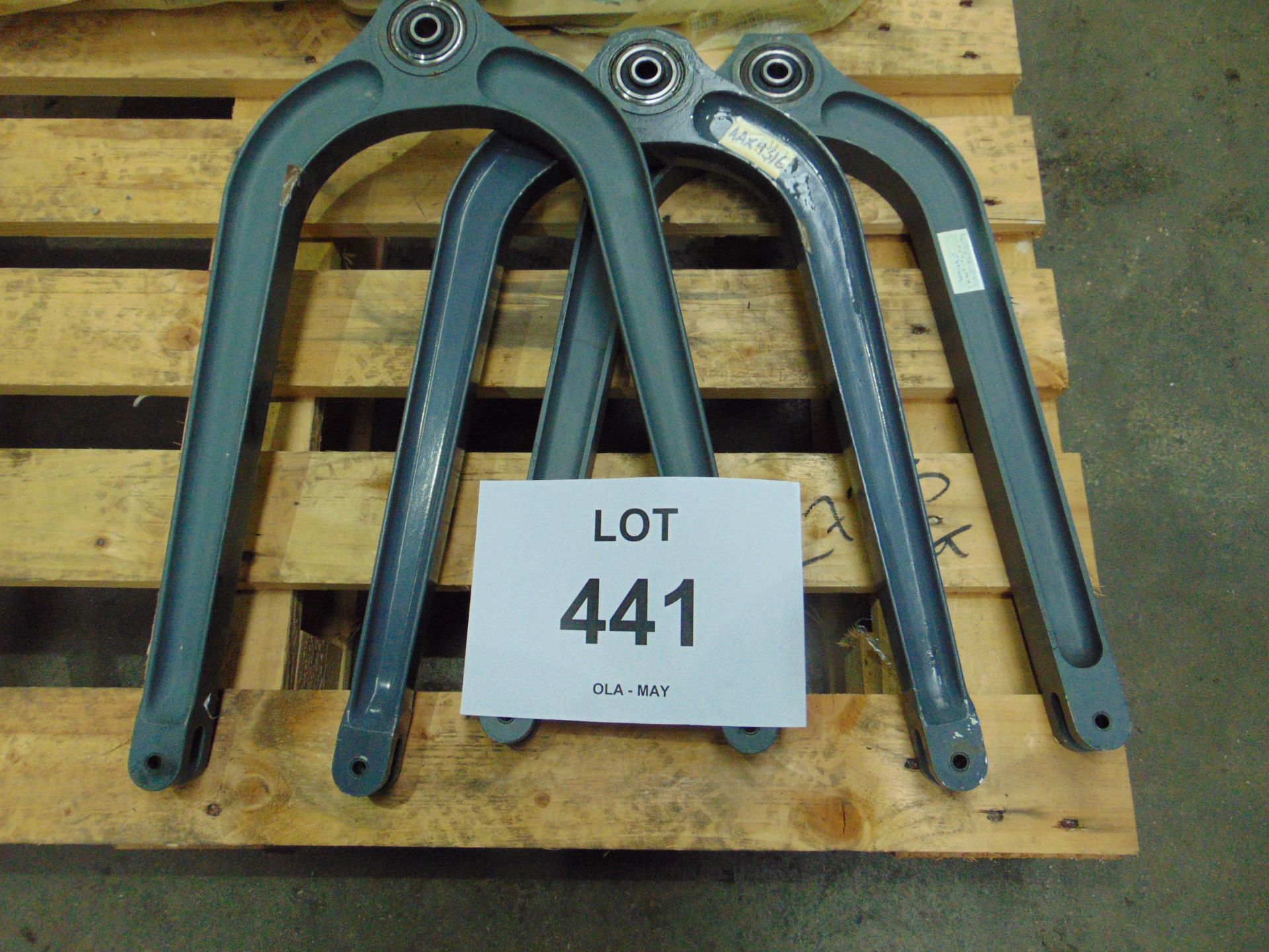 GAZELLE REAR VEE FRAME X 3 PART N. 341A38-5000-02