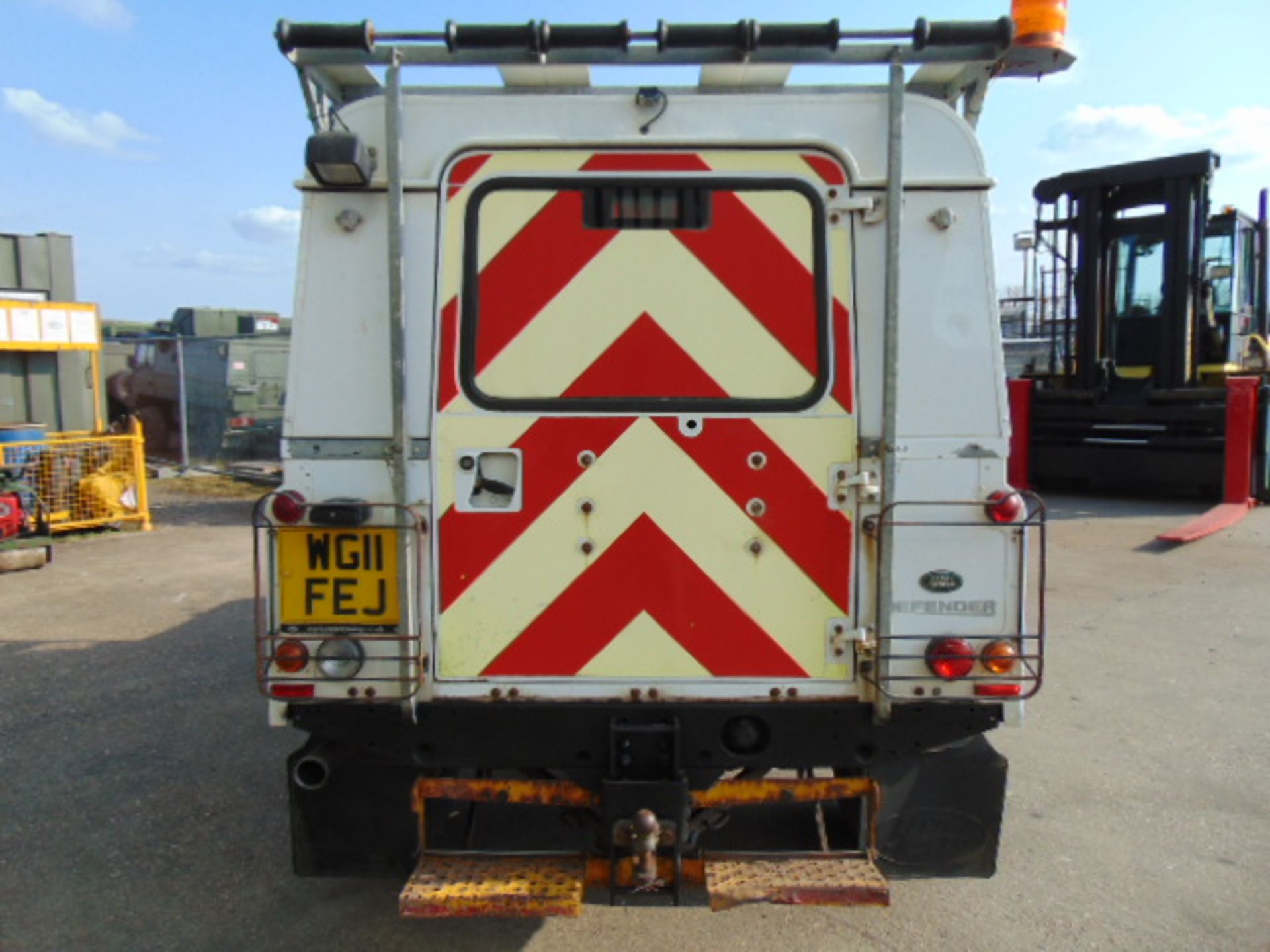 2011 Land Rover Defender 110 Puma hardtop 4x4 Utility vehicle (mobile workshop) - Image 7 of 34