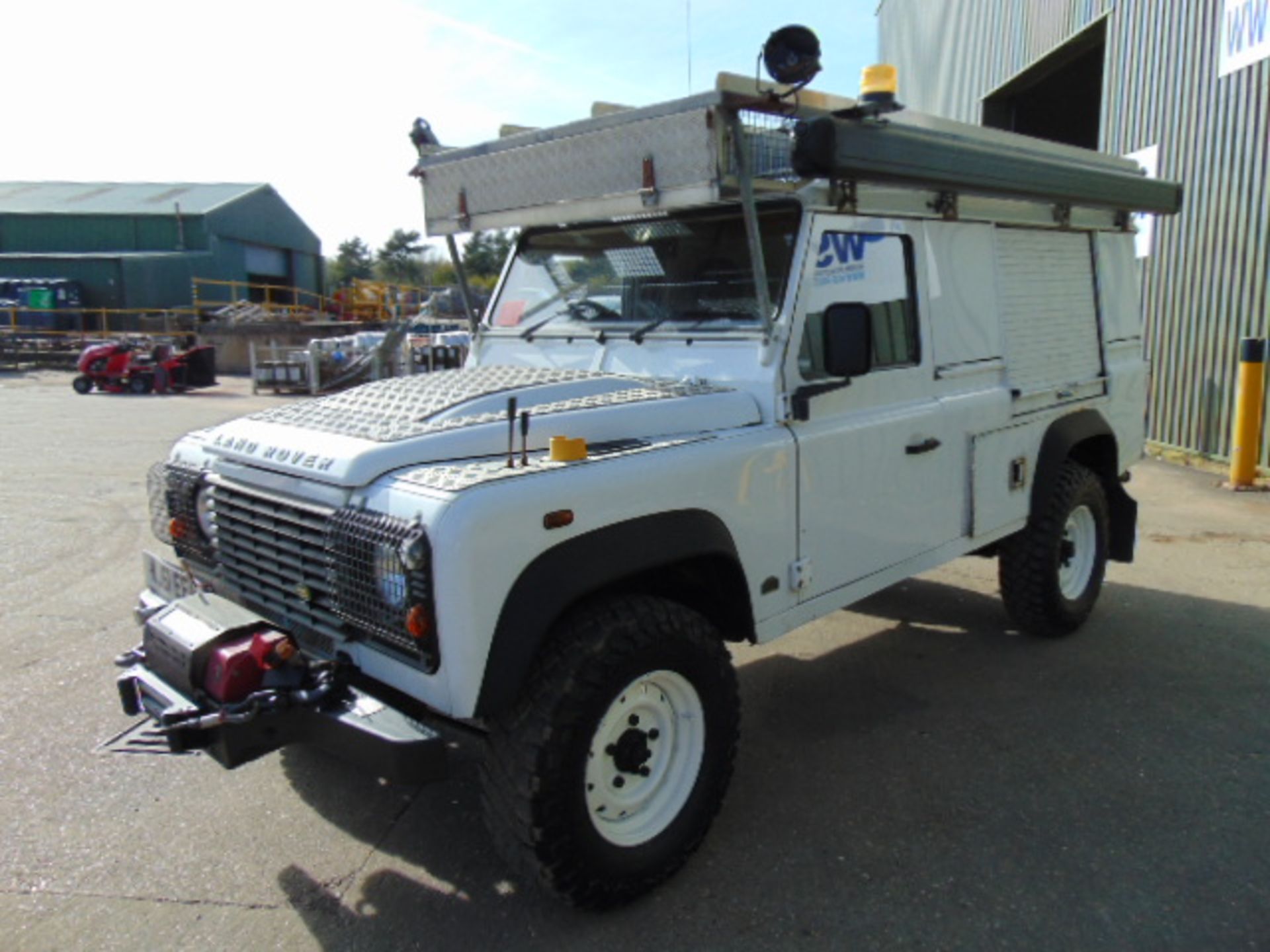 2011 Land Rover Defender 110 Puma hardtop 4x4 Utility vehicle (mobile workshop) - Image 3 of 36