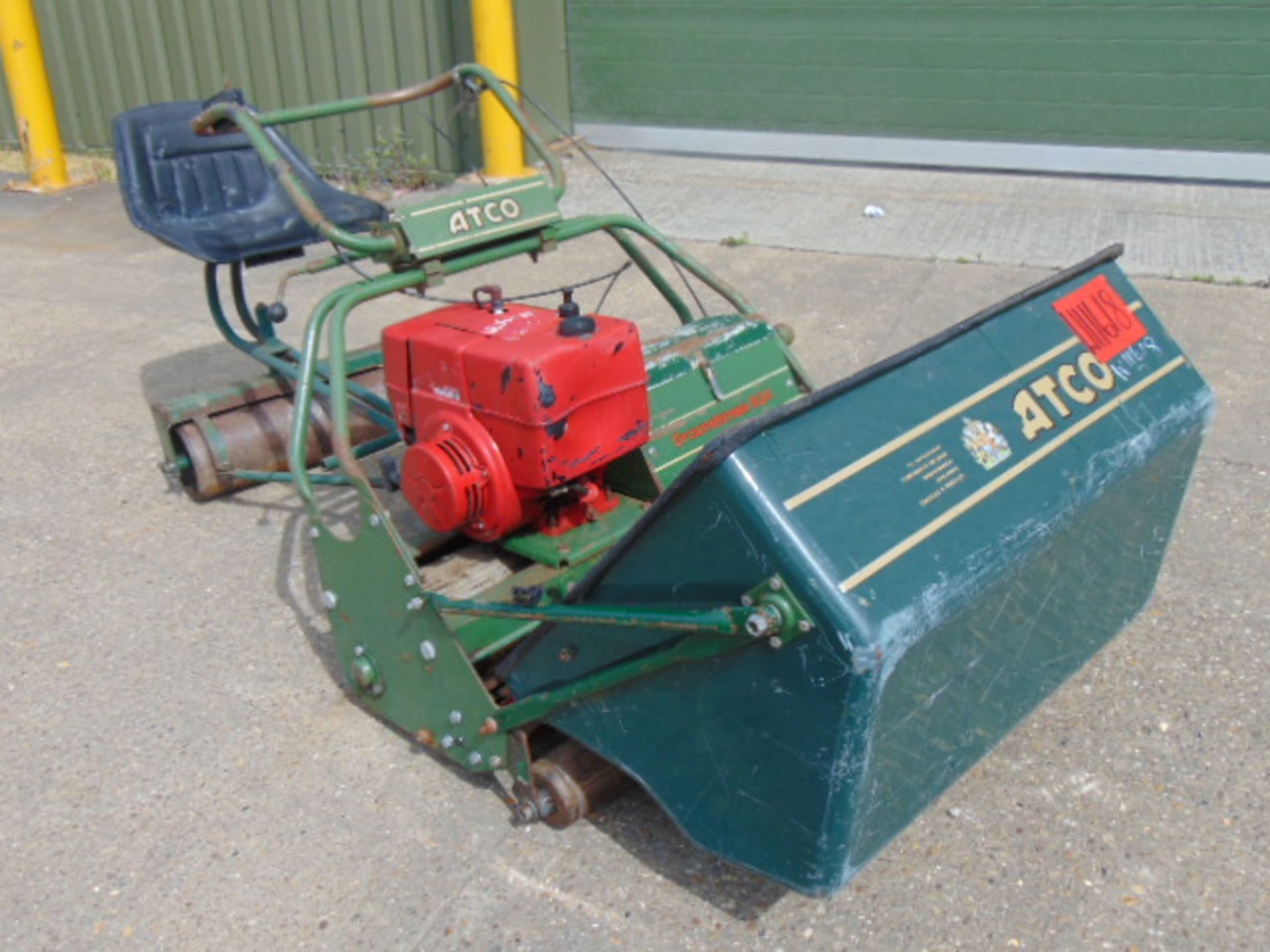 Atco 34" Groundsman B34 Lawn Mower with Magnum Kohler 8 engine - Image 2 of 14