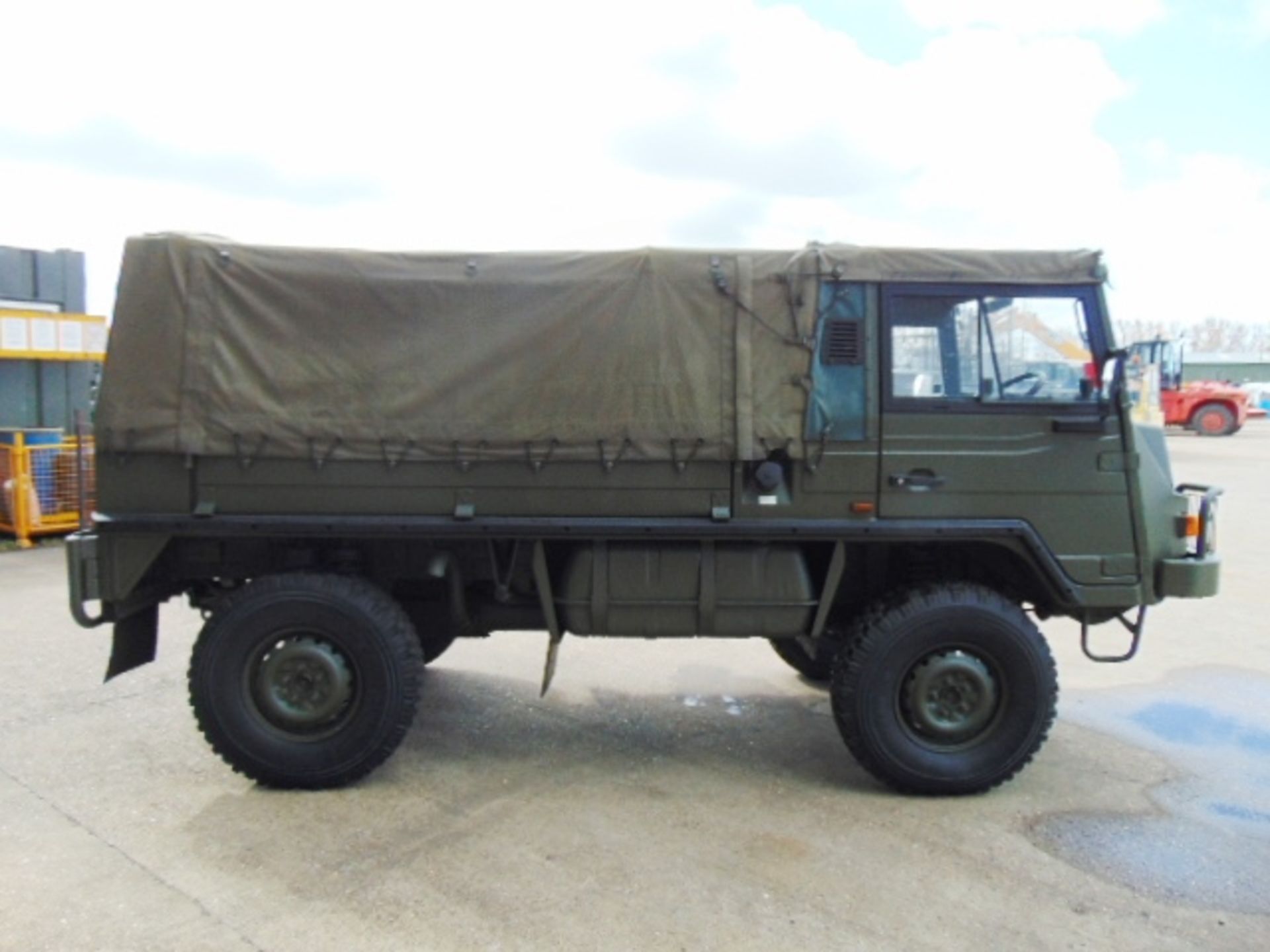 Pinzgauer 716 4X4 Soft Top - Image 4 of 29