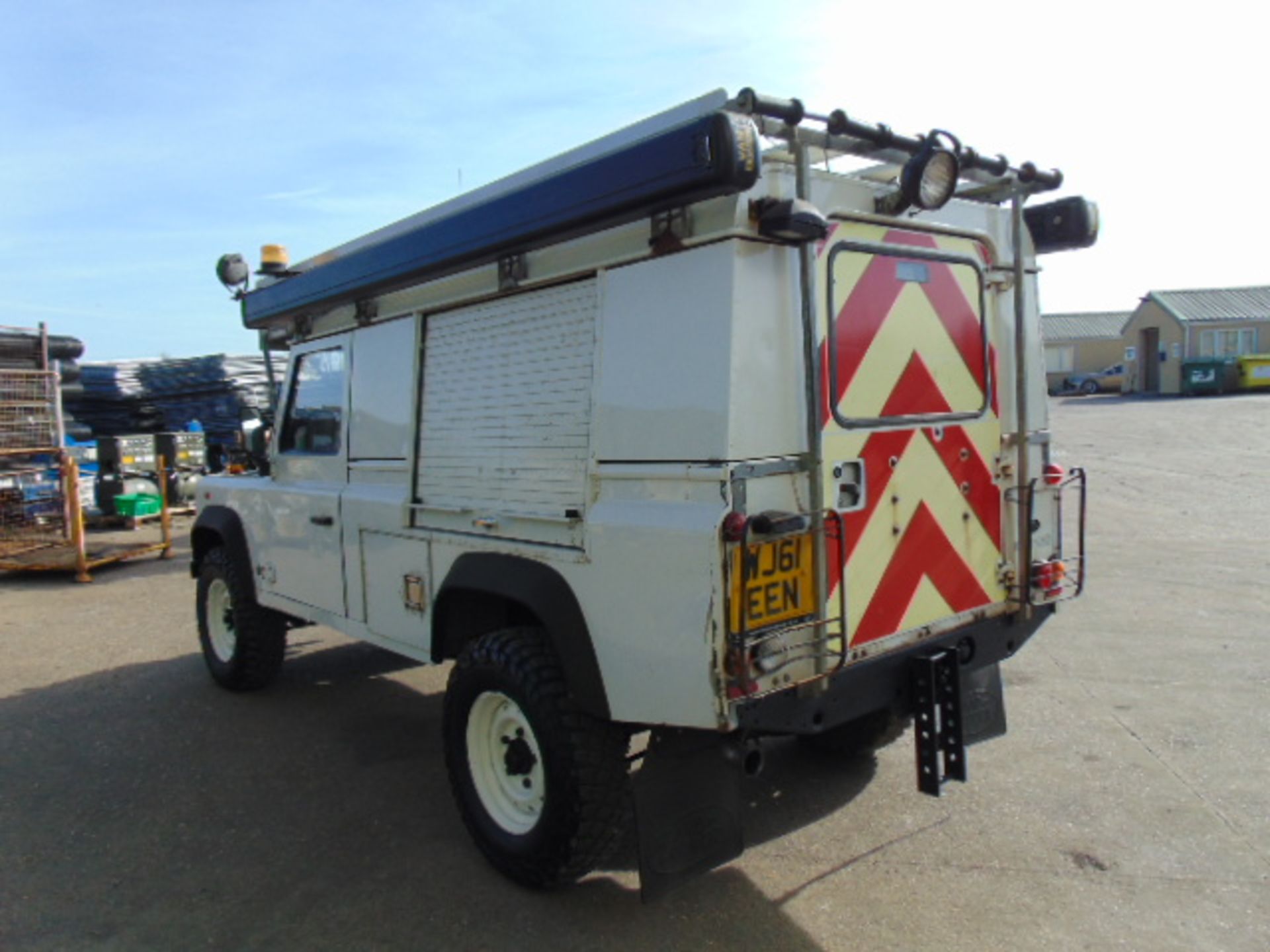 2011 Land Rover Defender 110 Puma hardtop 4x4 Utility vehicle (mobile workshop) - Image 8 of 36