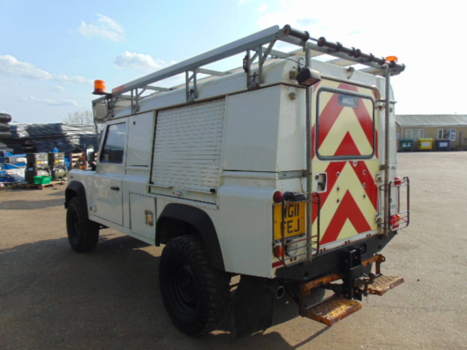 2011 Land Rover Defender 110 Puma hardtop 4x4 Utility vehicle (mobile workshop) - Image 8 of 34