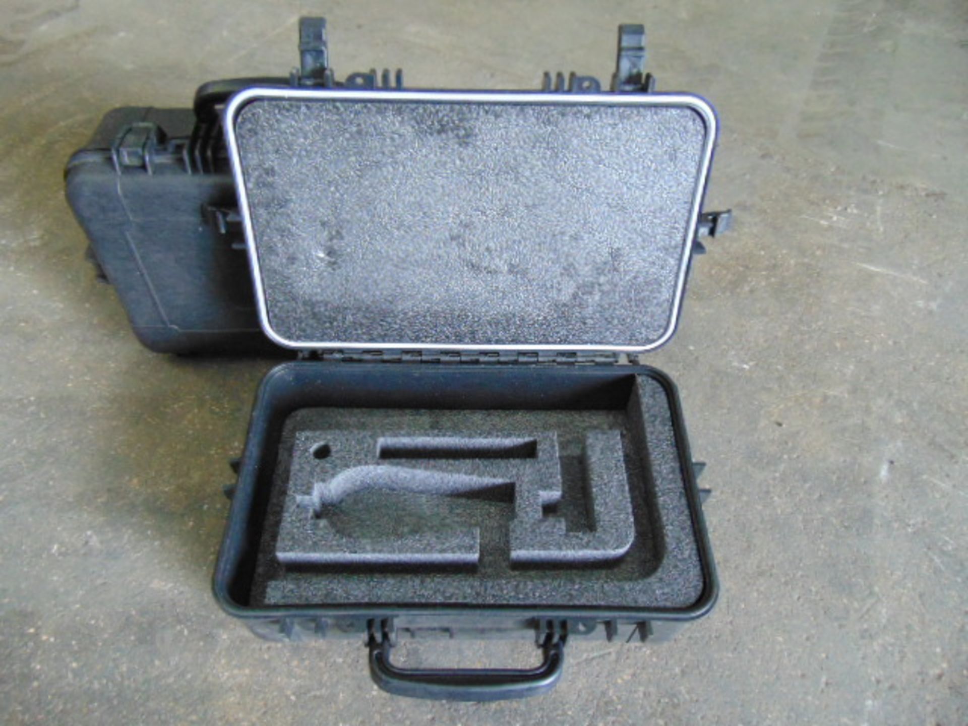 2 x Heavy-duty Waterproof Peli Style Hard Cases with Removeable Foam Inserts - Image 5 of 5