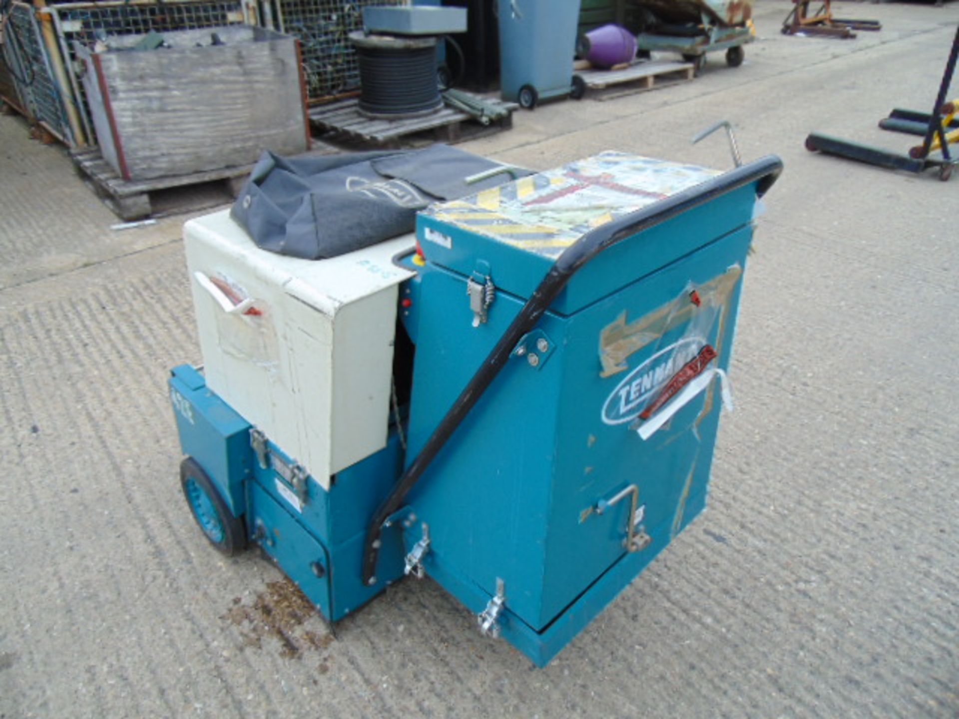 Tennant 42E Walk Behind Electric Sweeper - Image 4 of 8