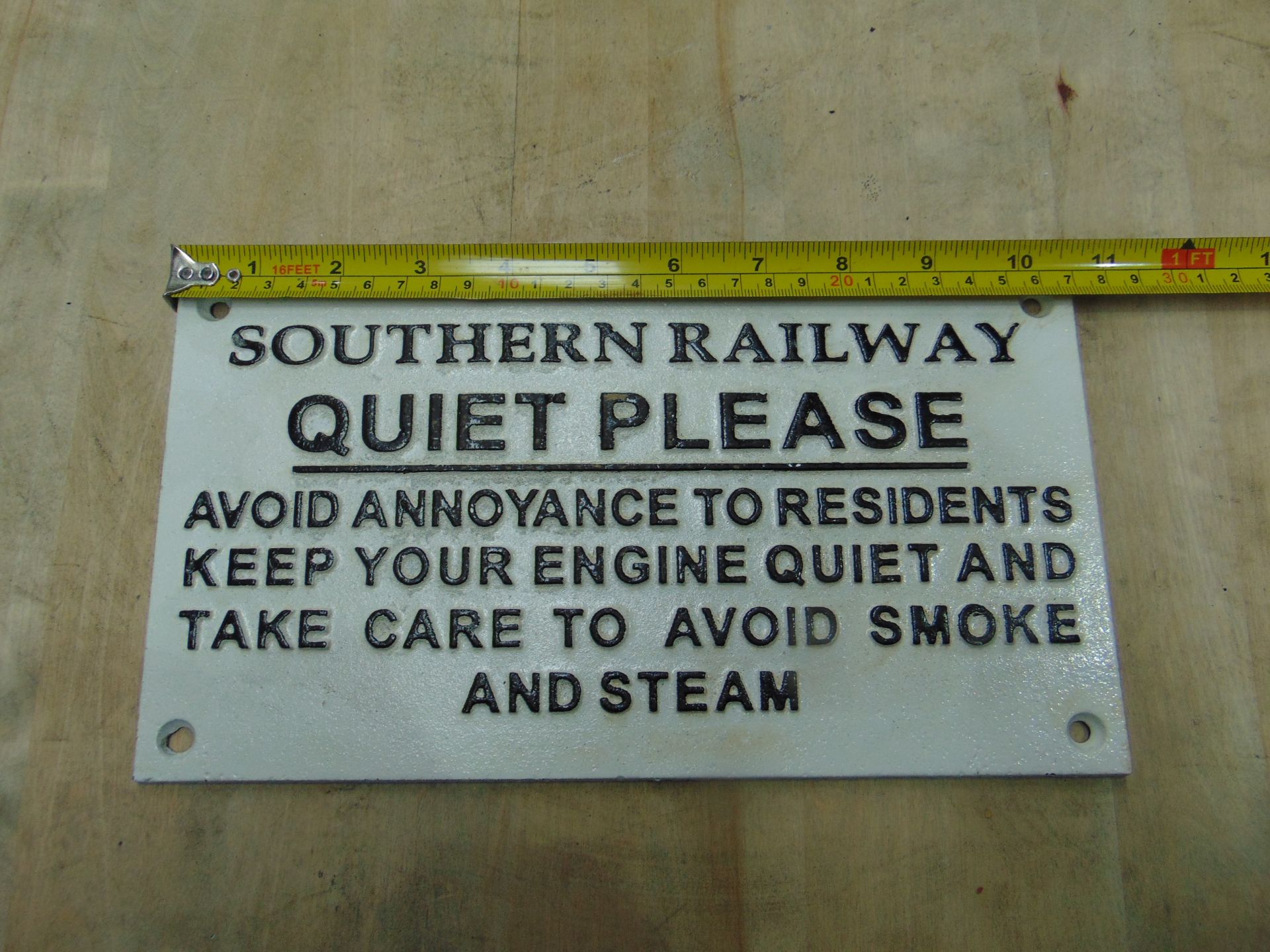 SOUTHERN RAILWAY CAST IRON SIGN - Image 3 of 3