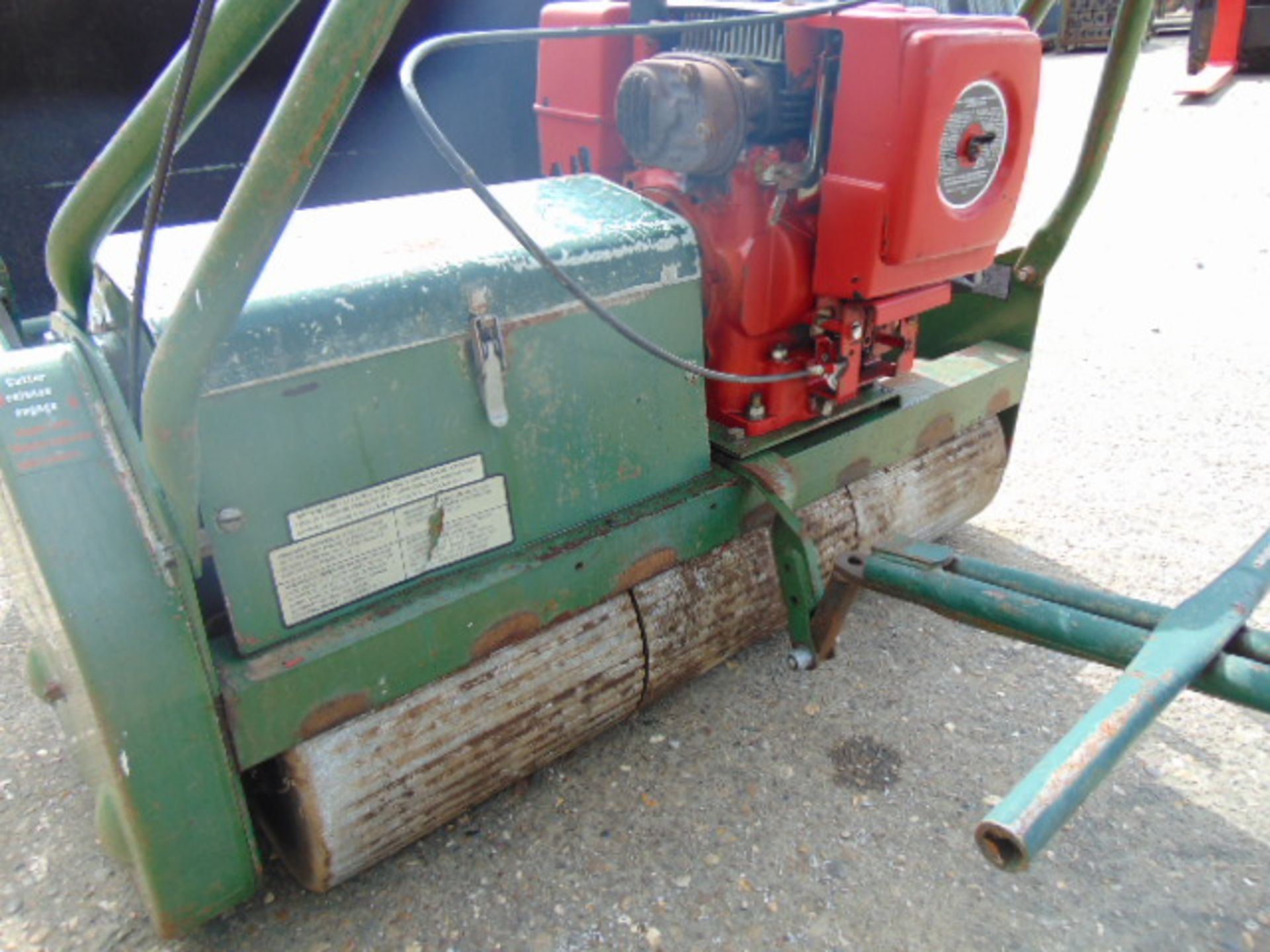 Atco 34" Groundsman B34 Lawn Mower with Magnum Kohler 8 engine - Image 11 of 14