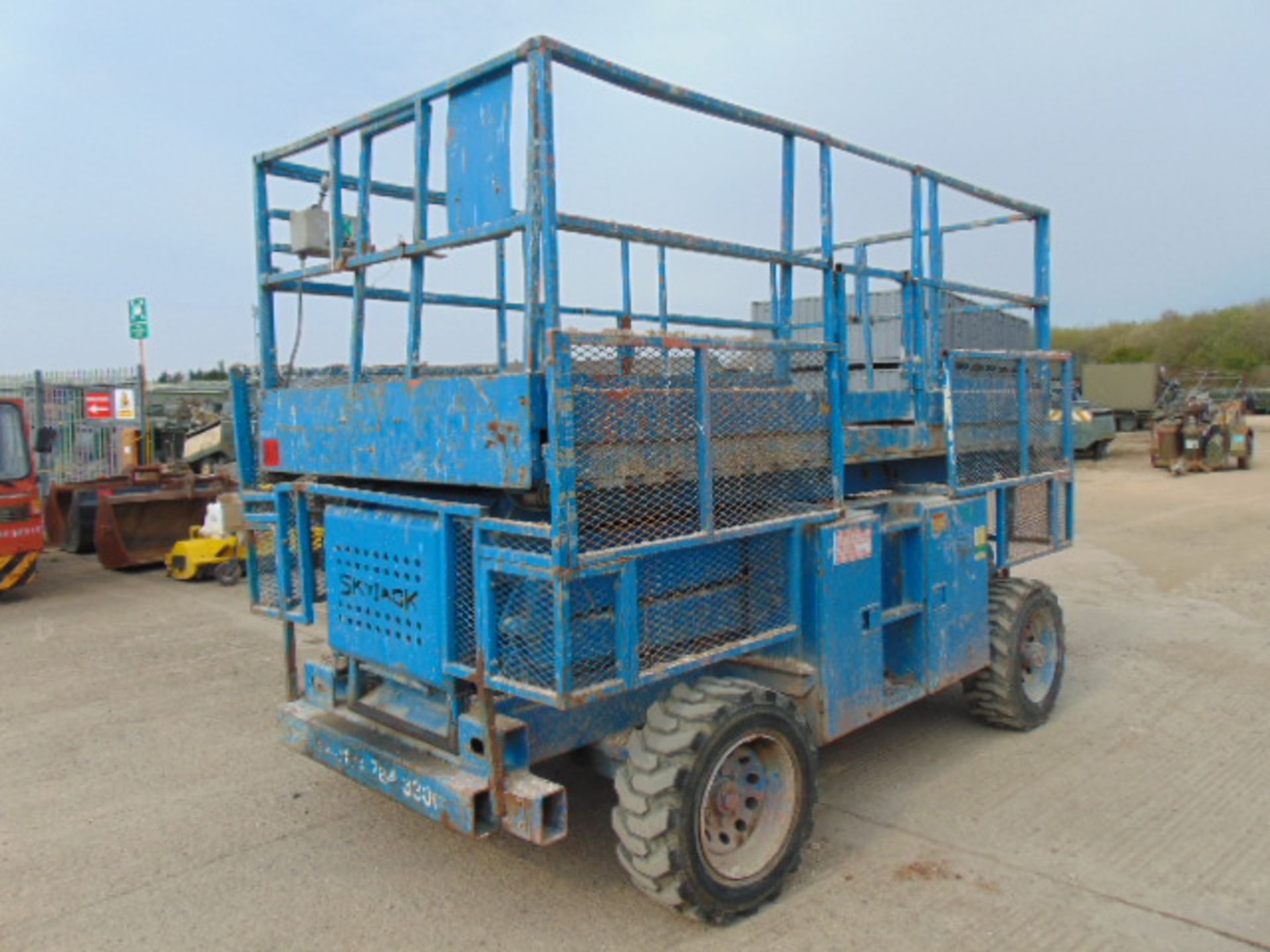 SkyJack SJ8831 Rough Terrain Diesel Scissor Lift 2244 hours only. - Image 4 of 15