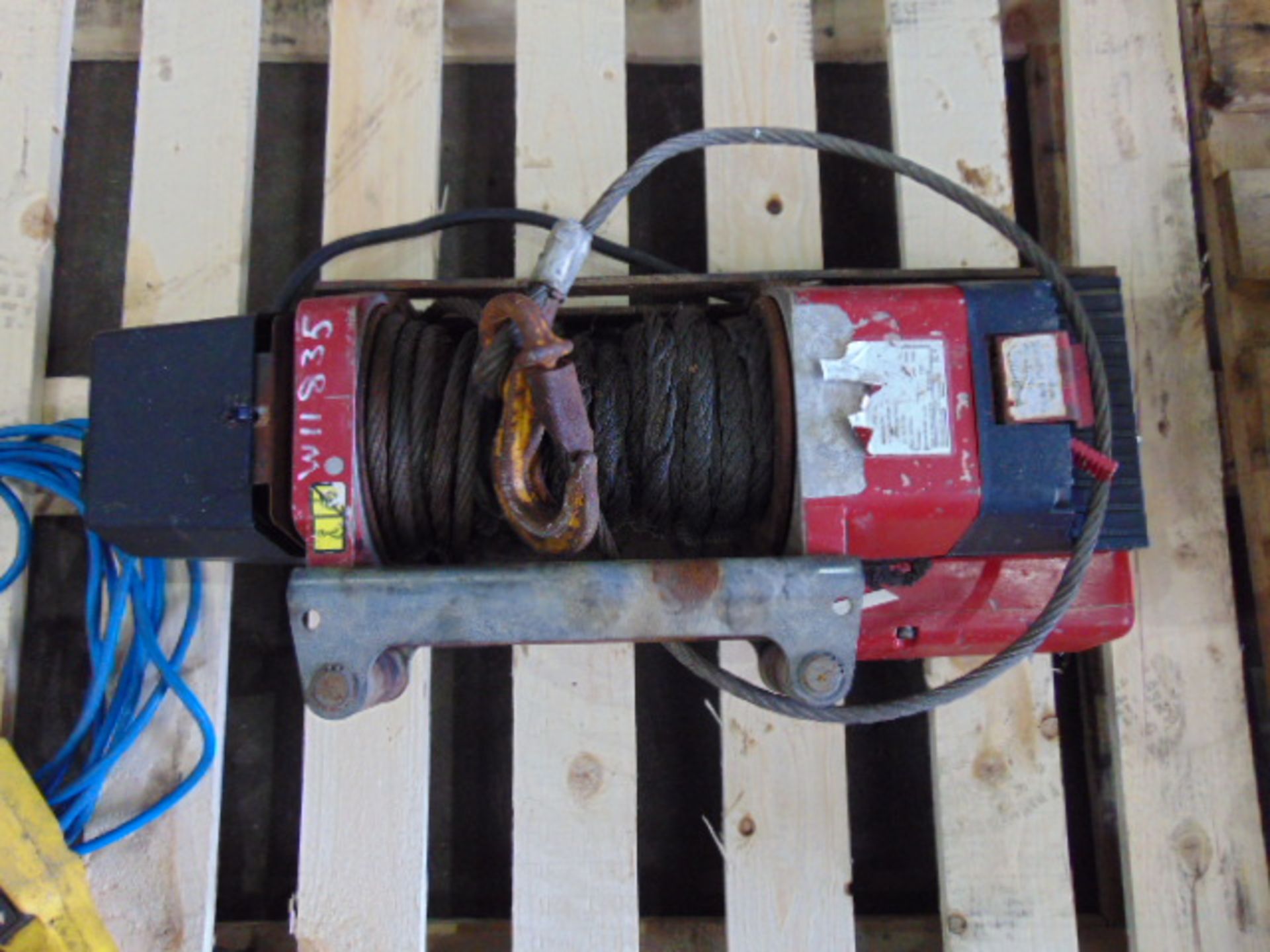 Superwinch Electric Recovery Winch - Image 3 of 5